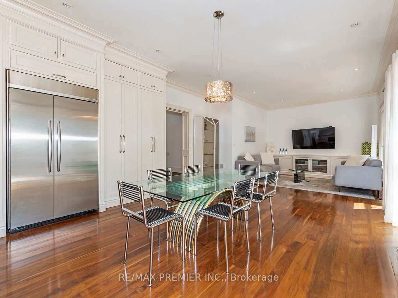 35 Yorkdale Crescent Property Photo 17