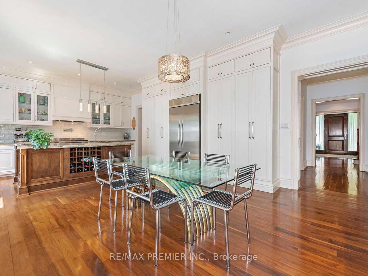 35 Yorkdale Crescent Property Photo 18