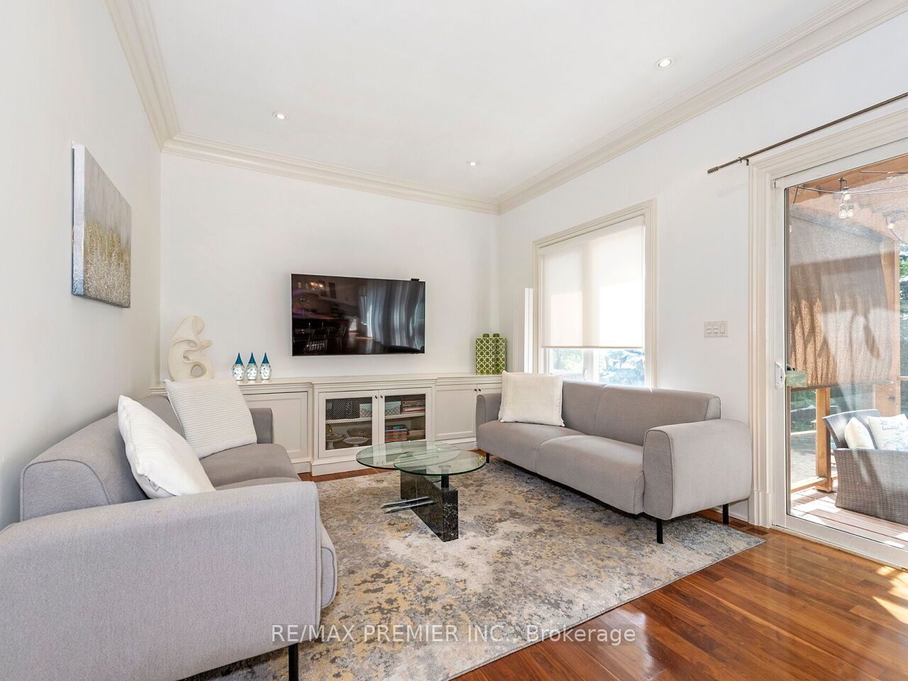 35 Yorkdale Crescent Property Photo 19