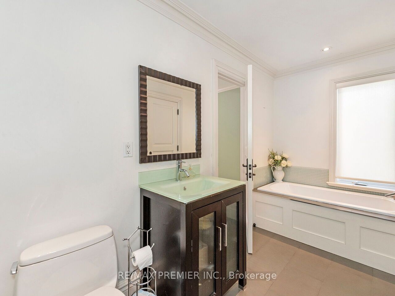 35 Yorkdale Crescent Property Photo 29