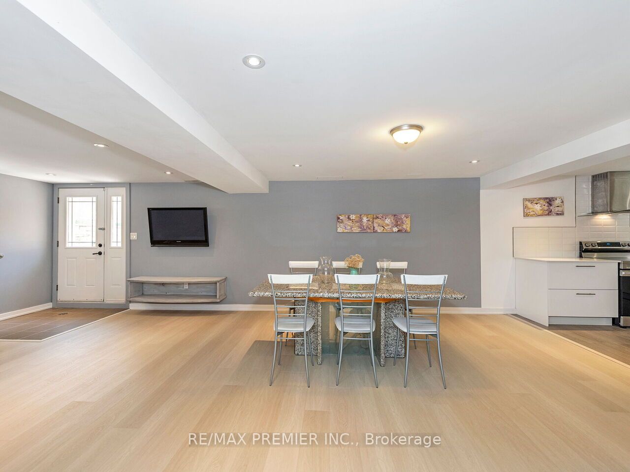 35 Yorkdale Crescent Property Photo 35