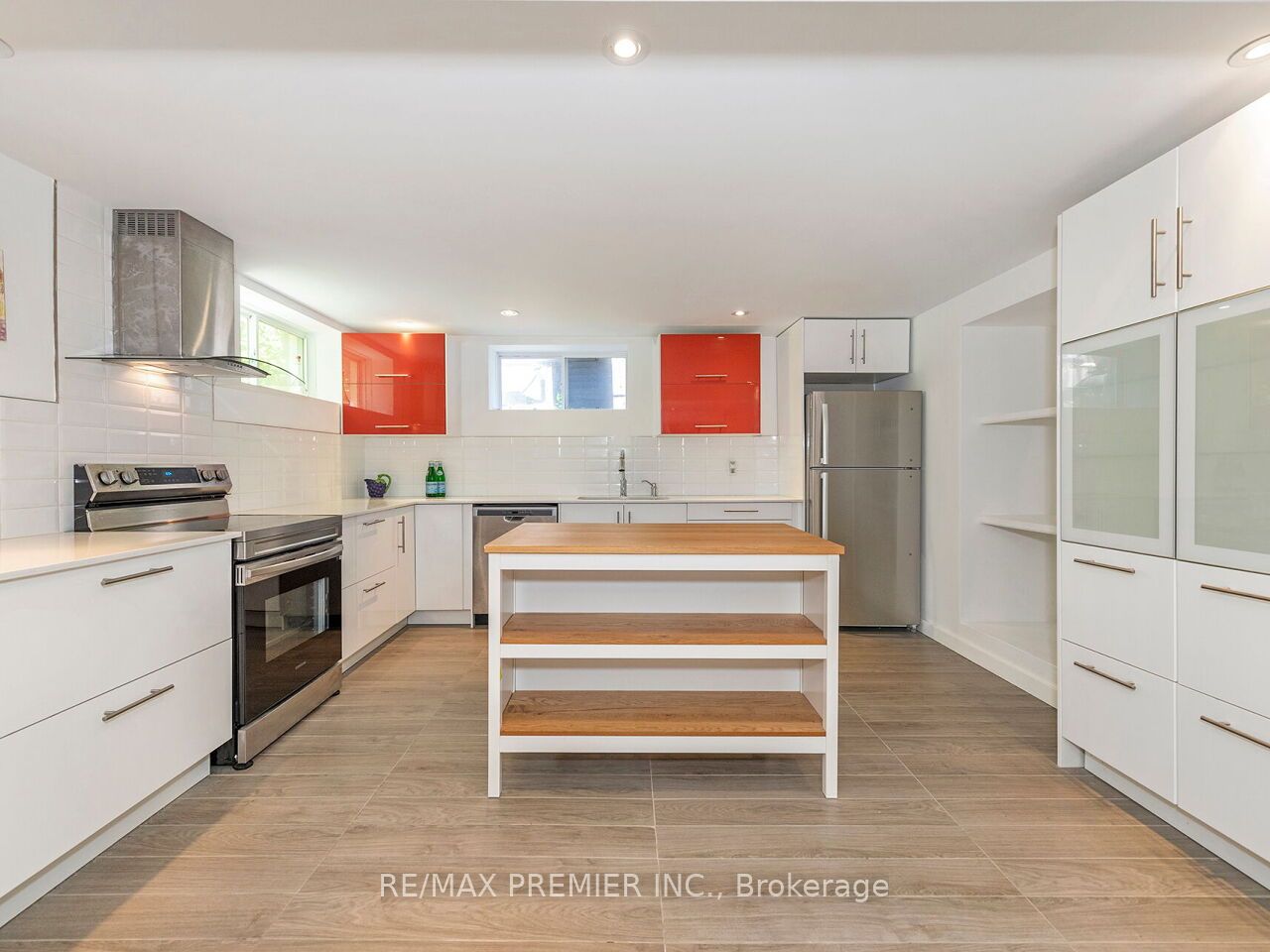 35 Yorkdale Crescent Property Photo 37