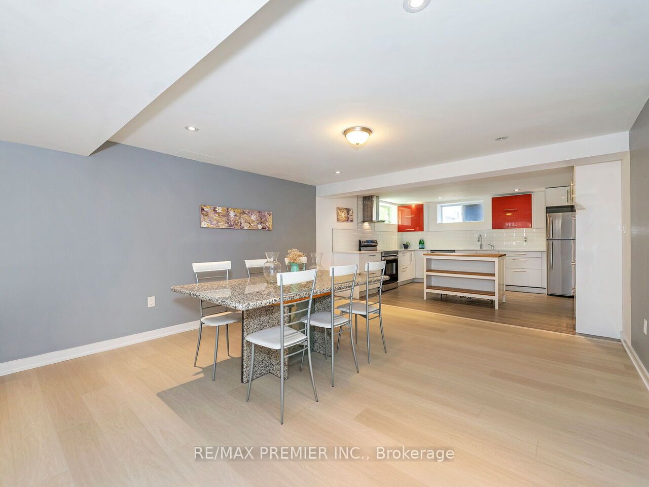 35 Yorkdale Crescent Property Photo 38