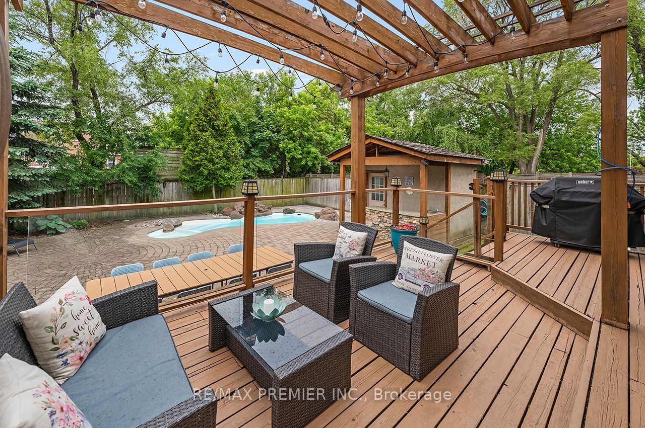 35 Yorkdale Crescent Property Photo 41