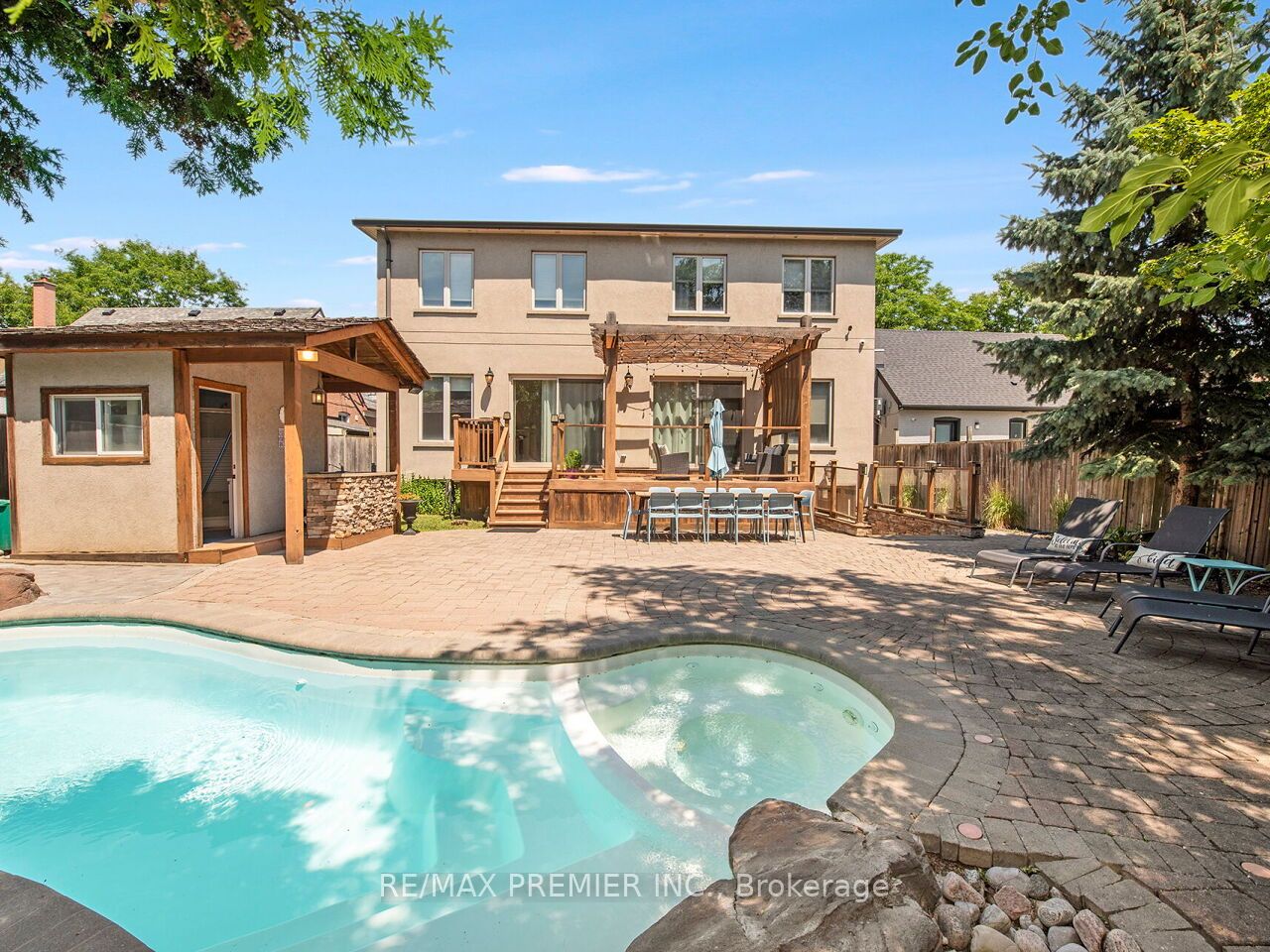 35 Yorkdale Crescent Property Photo 45