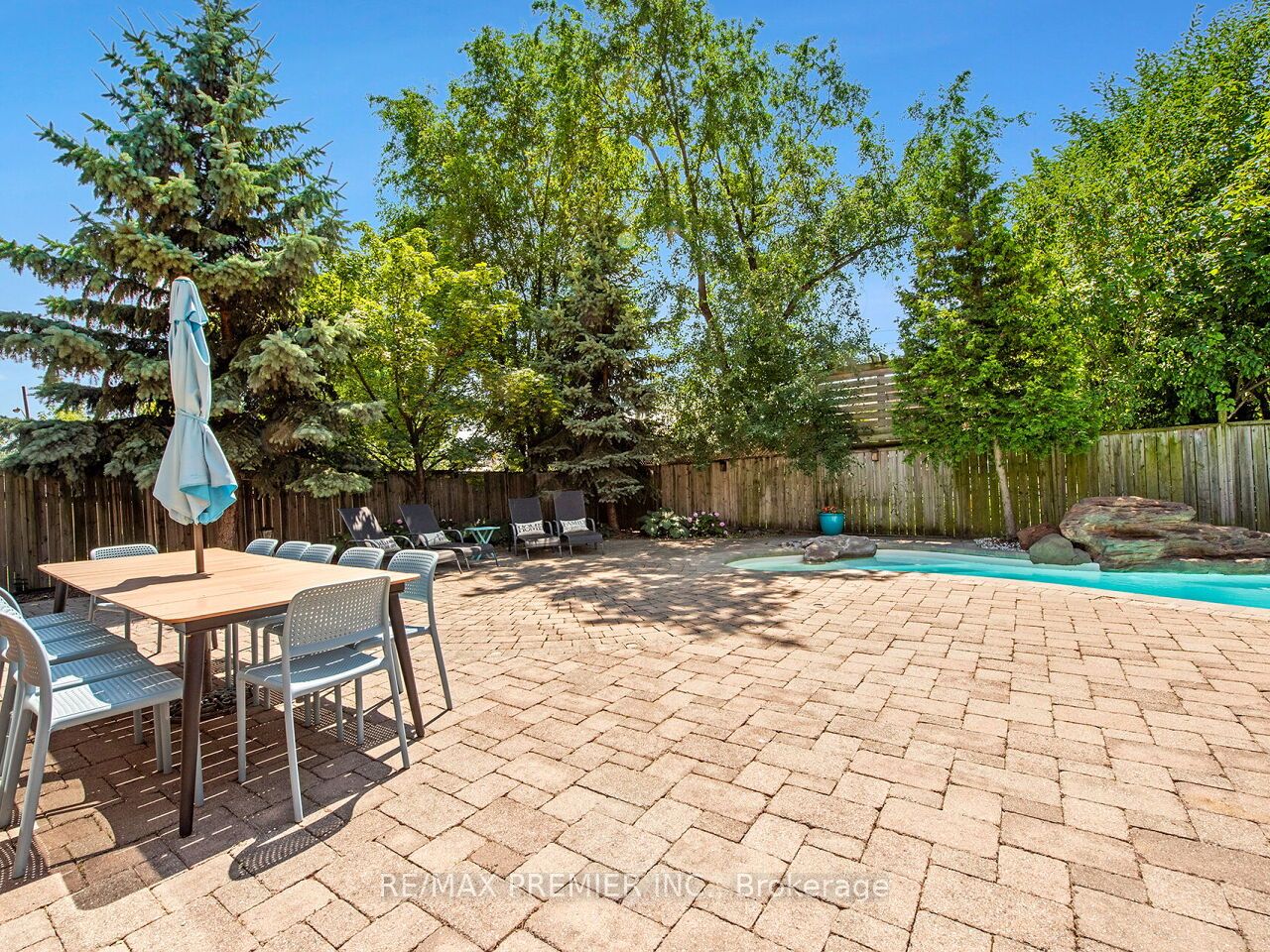 35 Yorkdale Crescent Property Photo 46