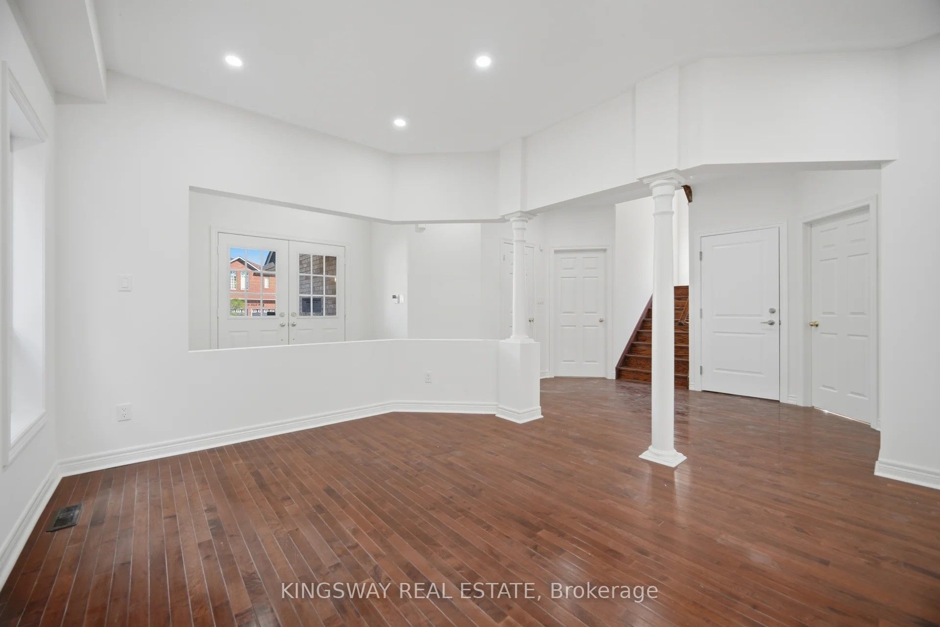 754 White Clover Way Property Photo 9