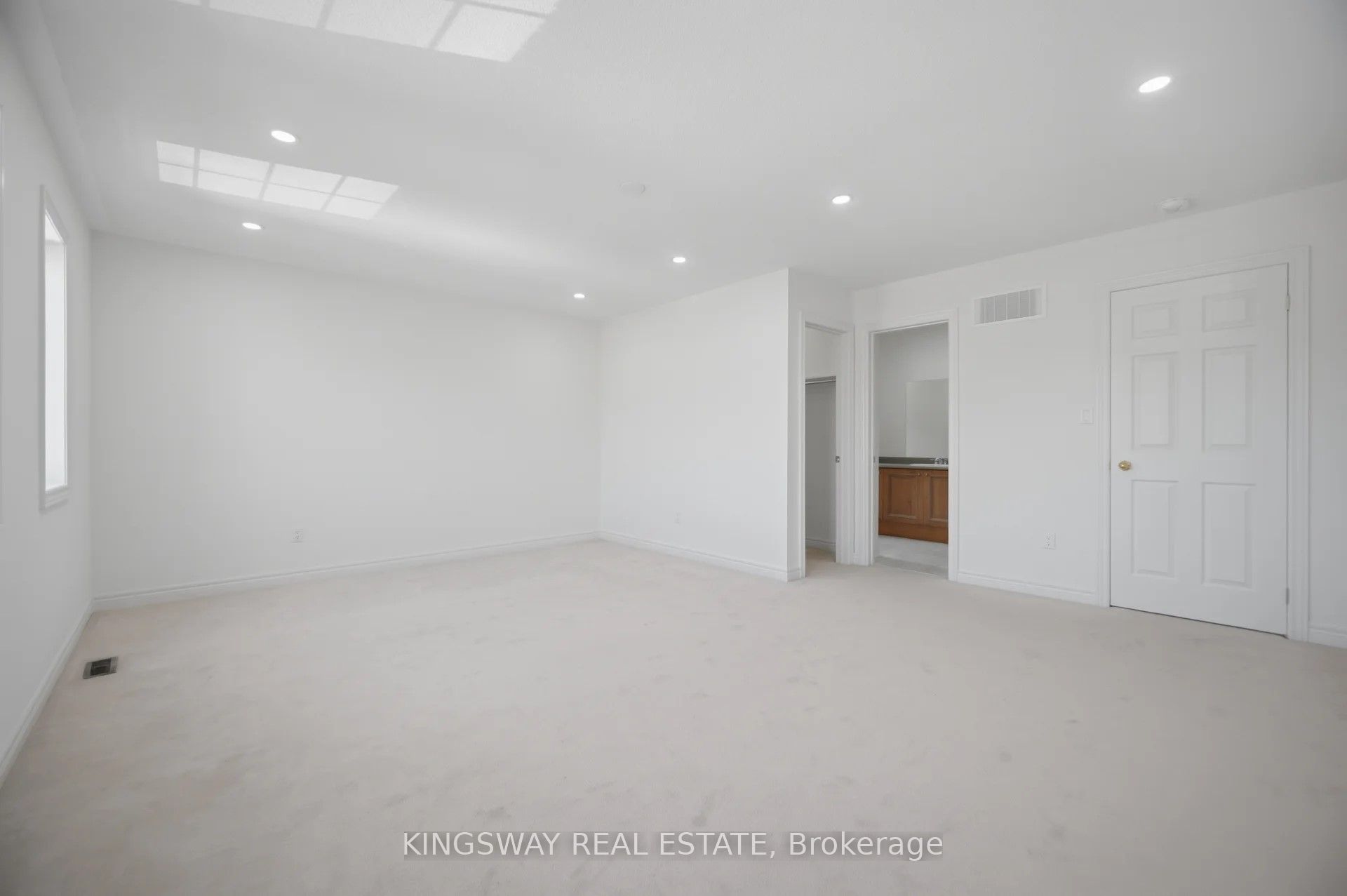 754 White Clover Way Property Photo 30