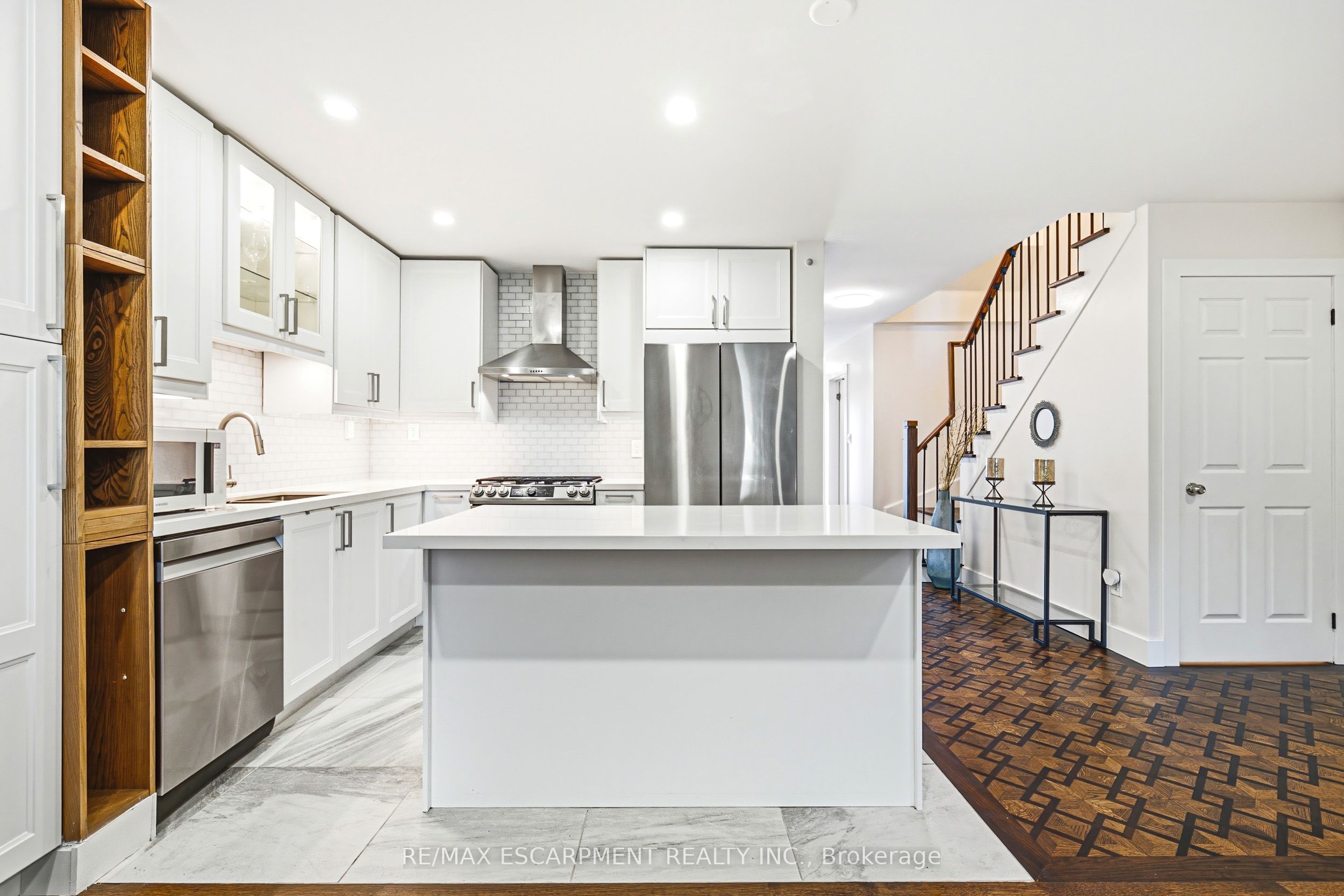2116 Prospect Street C Property Photo 8