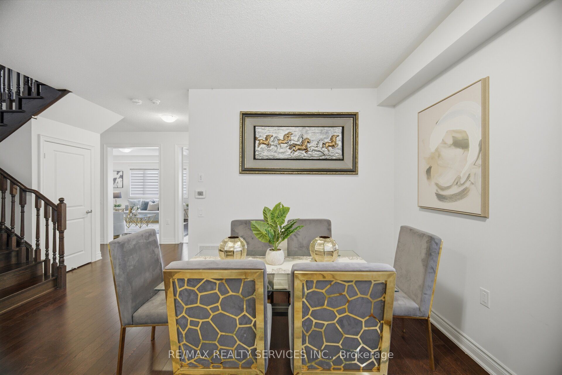 585 Dougall Avenue Property Photo 9