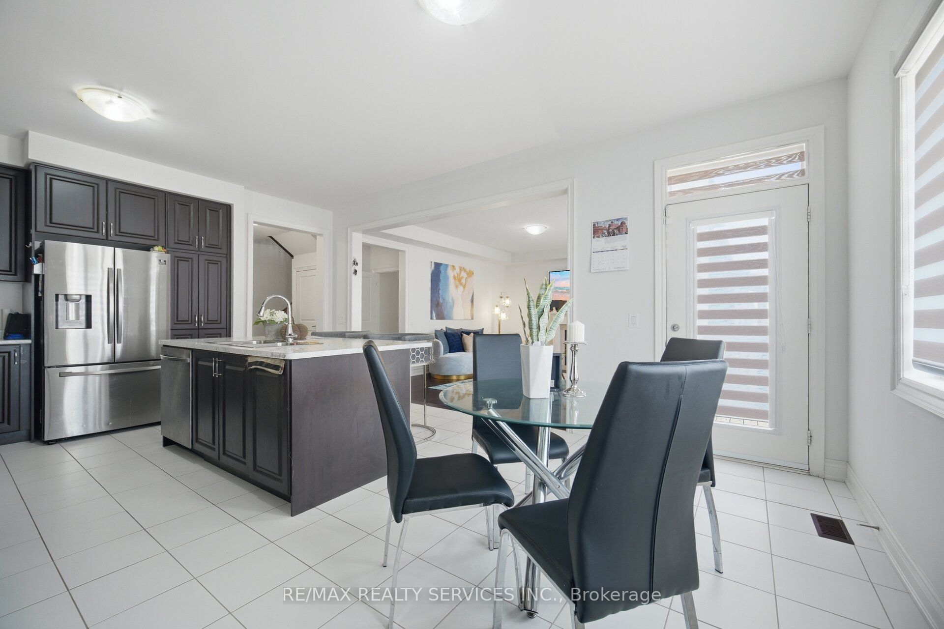 585 Dougall Avenue Property Photo 15