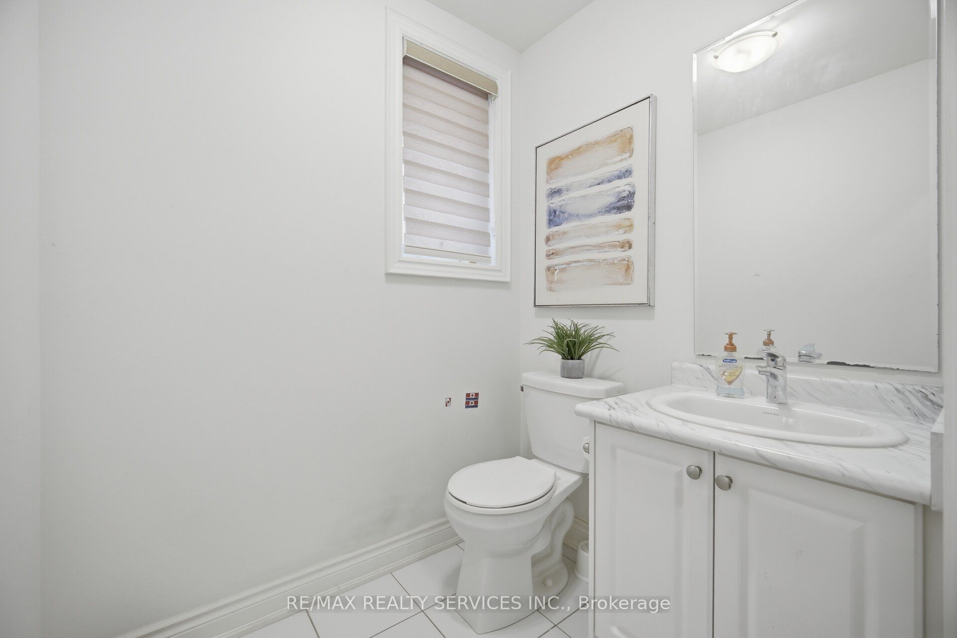 585 Dougall Avenue Property Photo 20