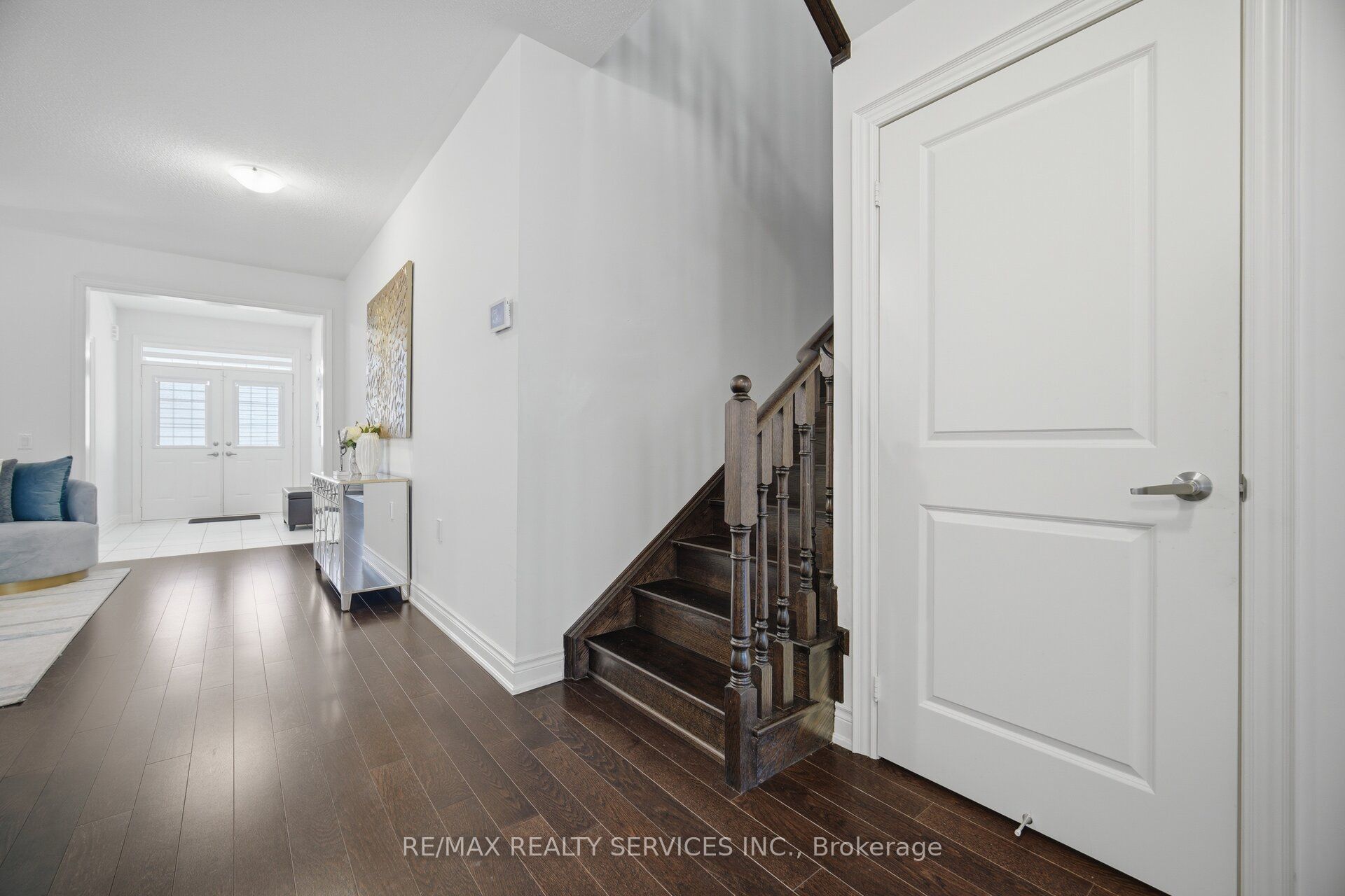 585 Dougall Avenue Property Photo 22