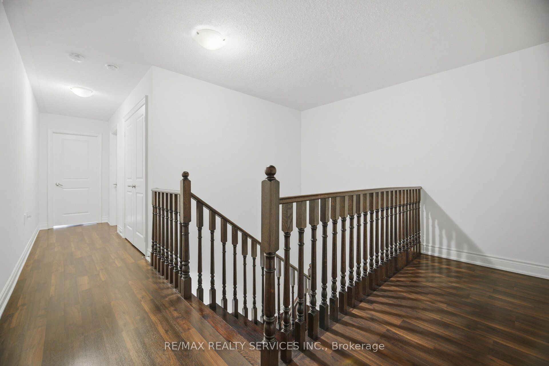 585 Dougall Avenue Property Photo 23