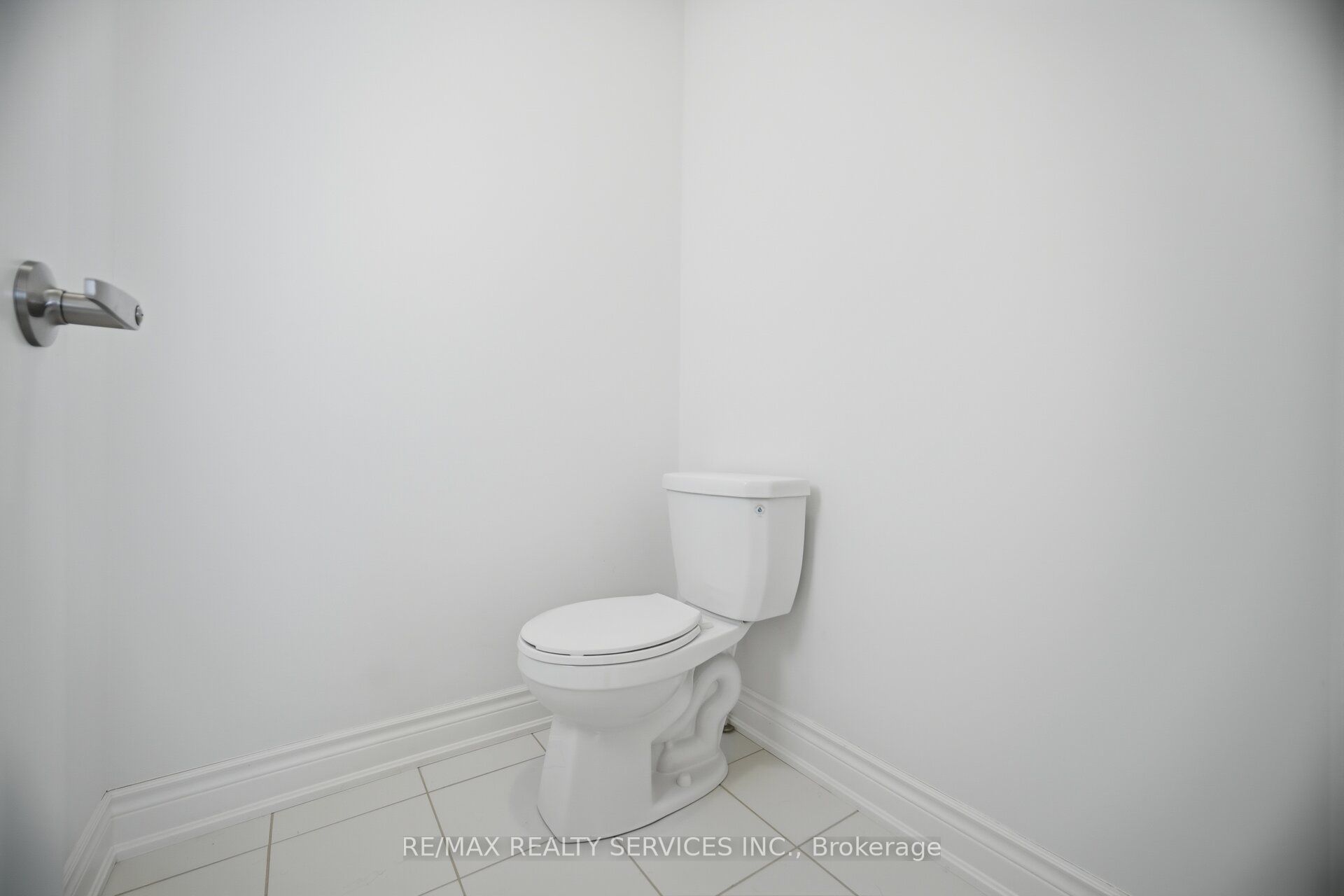 585 Dougall Avenue Property Photo 30