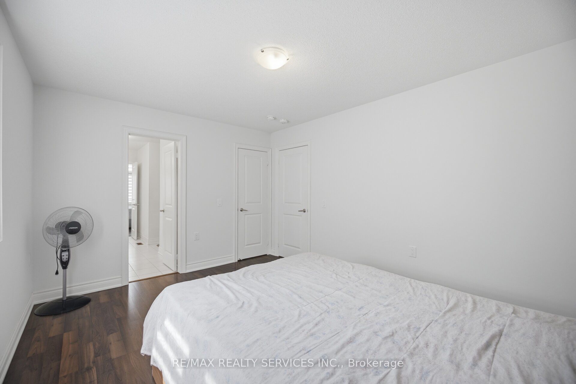 585 Dougall Avenue Property Photo 42