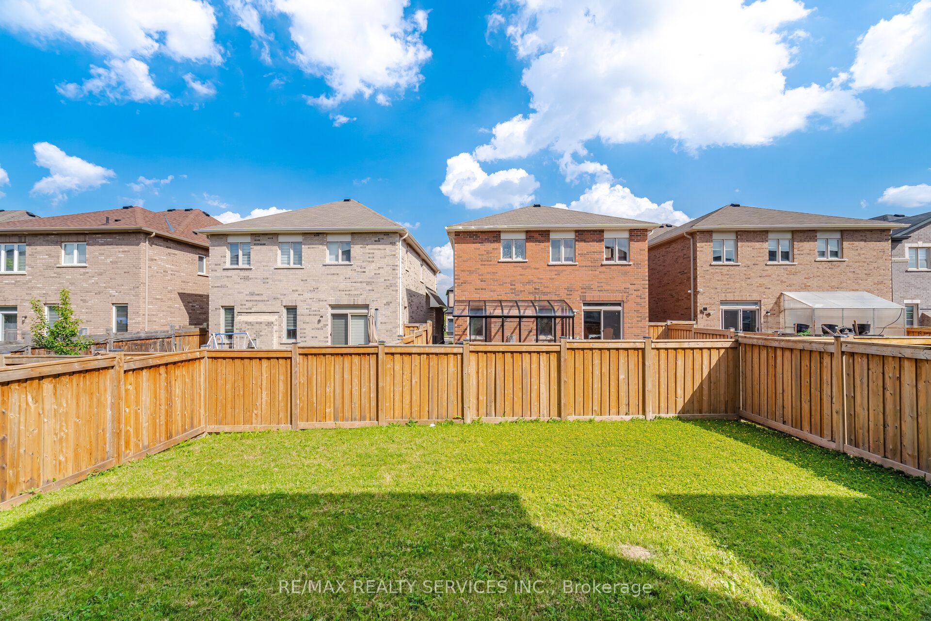 585 Dougall Avenue Property Photo 48
