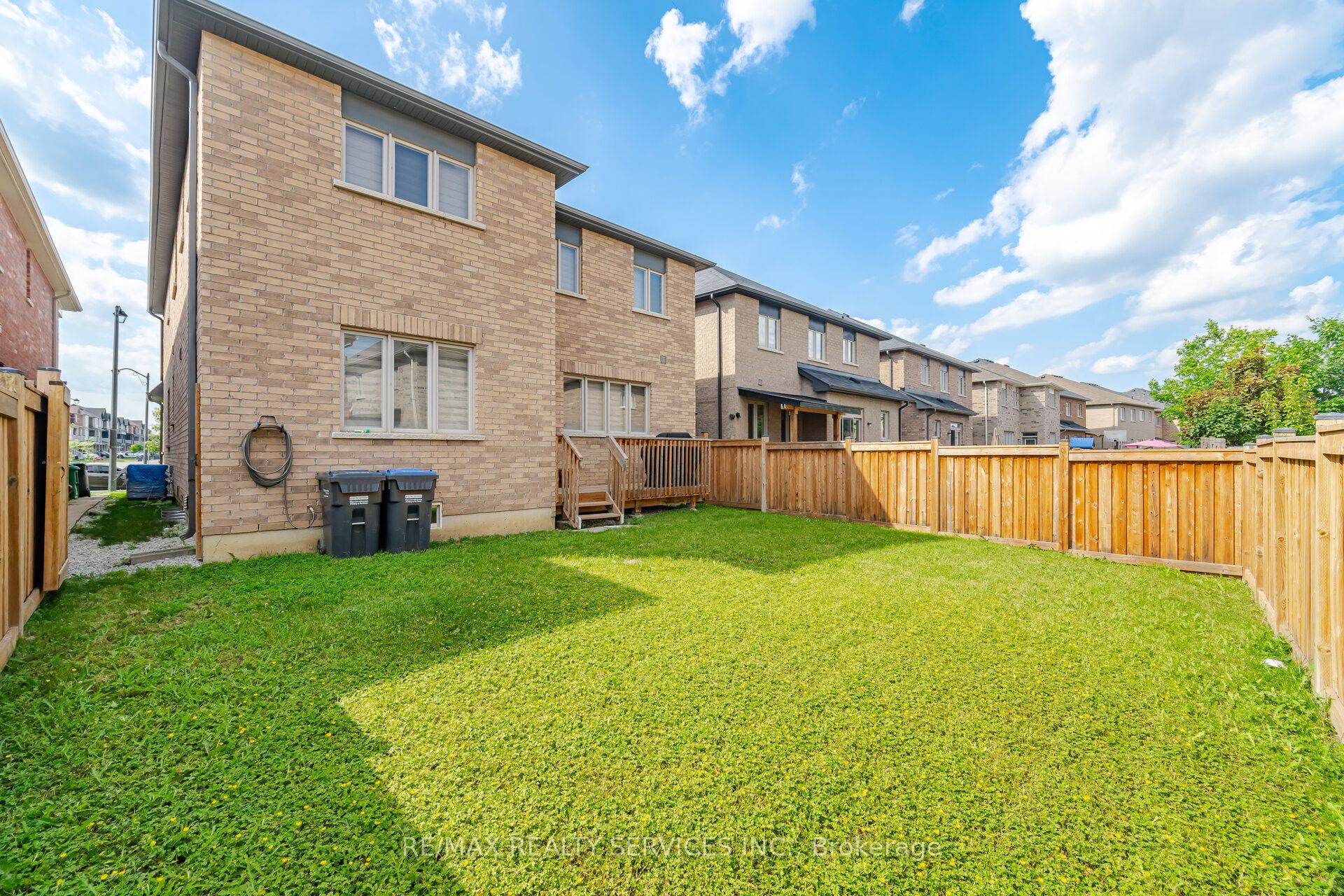 585 Dougall Avenue Property Photo 49