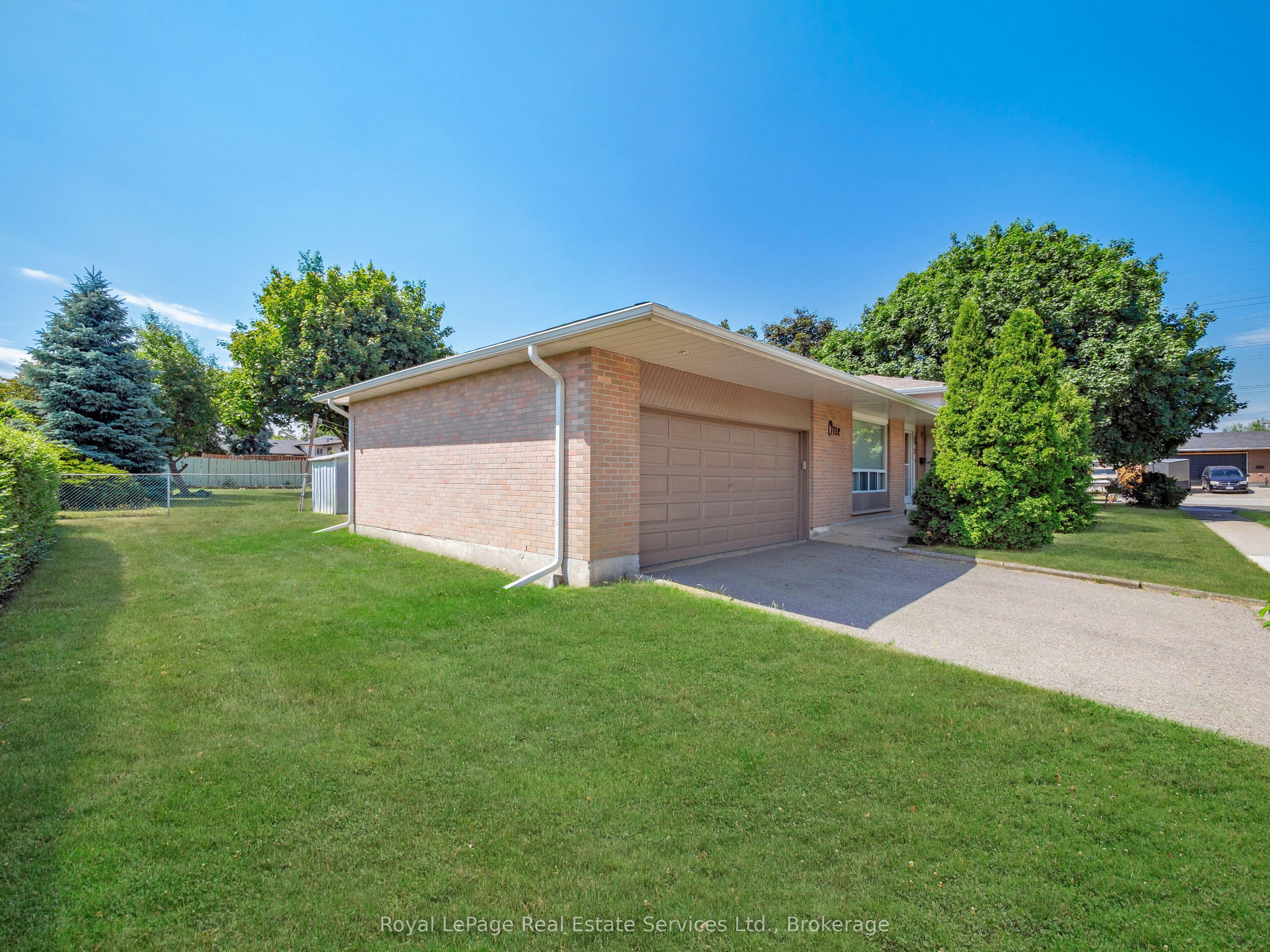 1 Mosswood Lane Property Photo 3