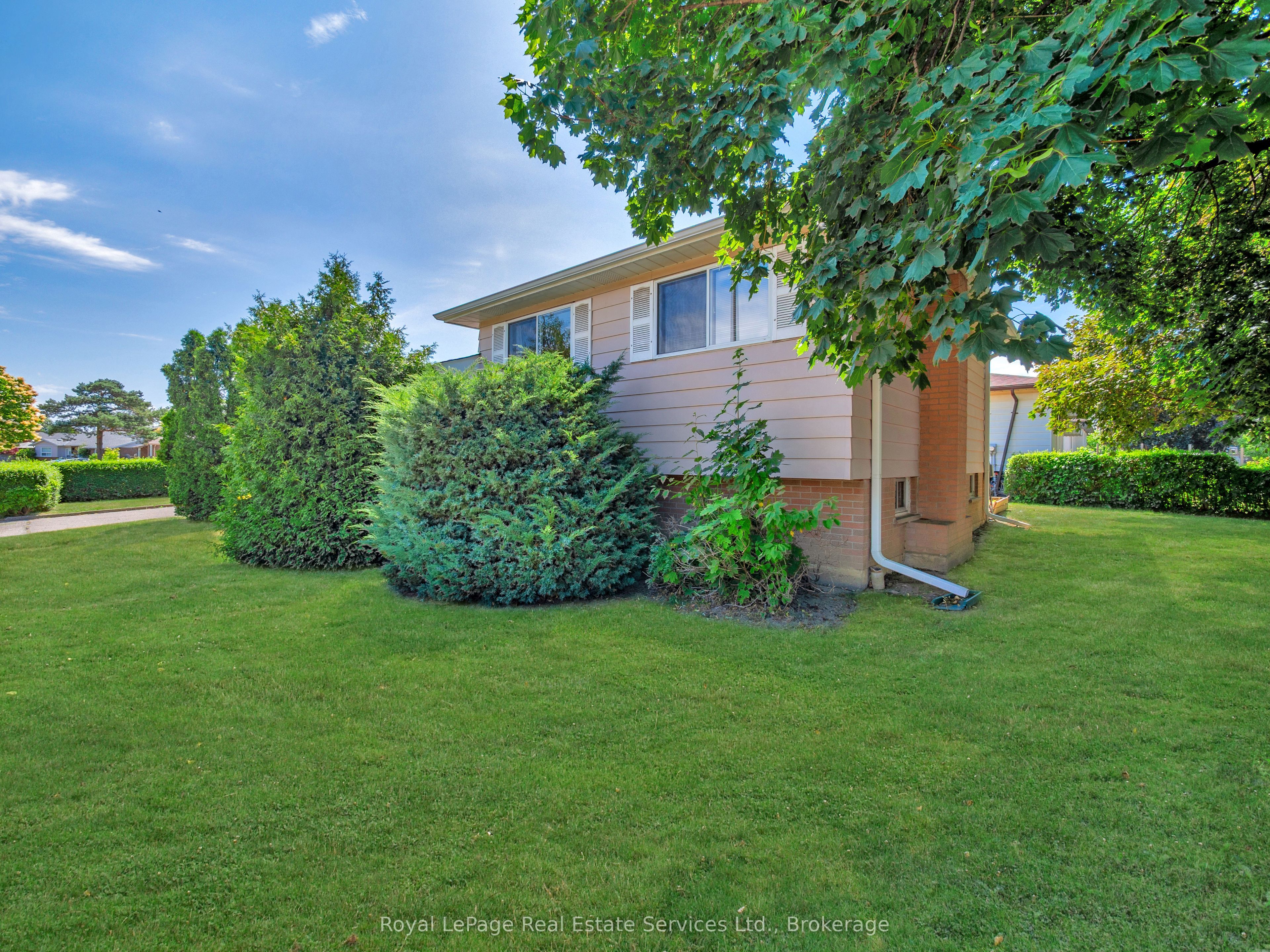 1 Mosswood Lane Property Photo 4