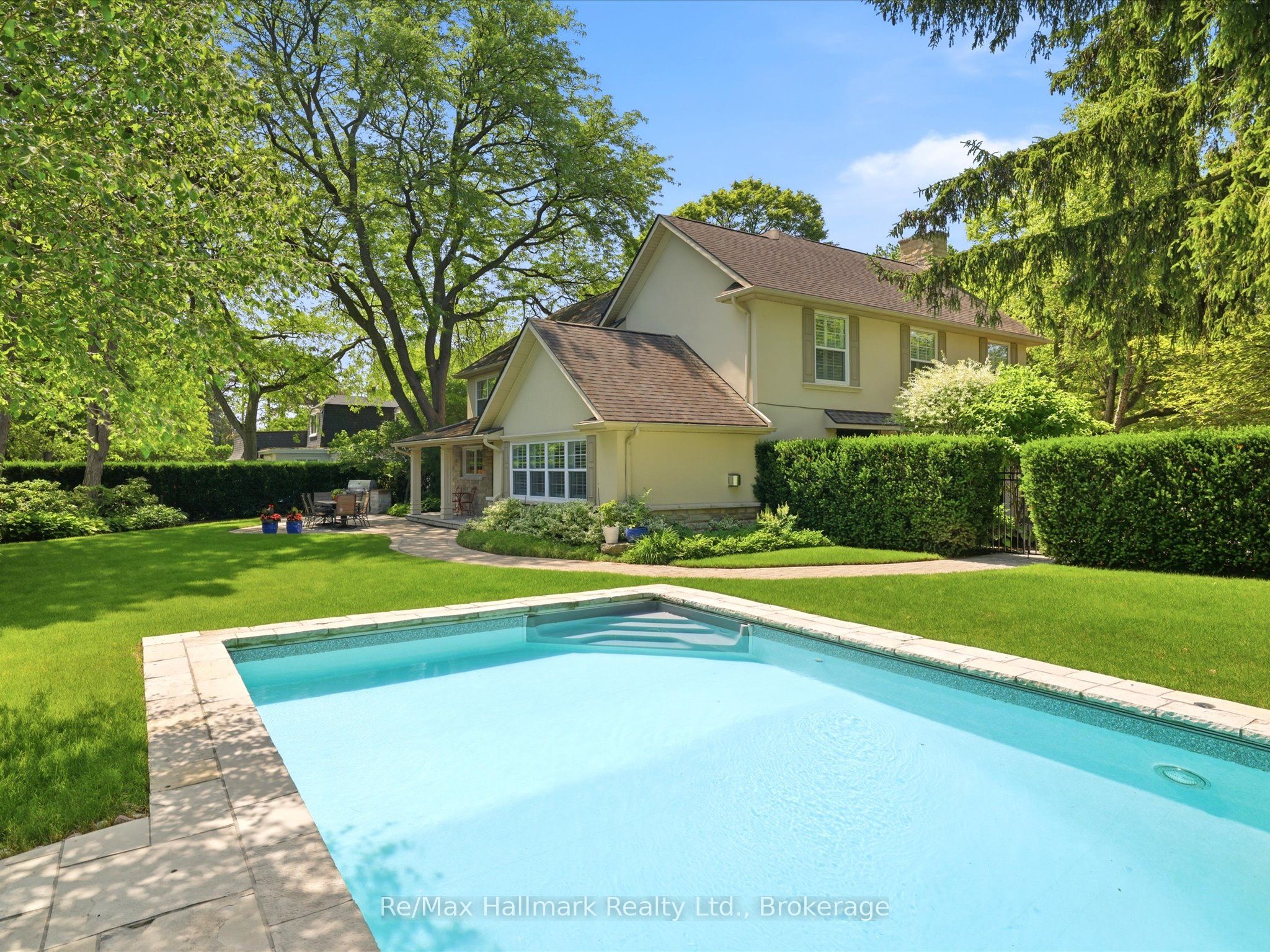 153 Cairncroft Road Property Photo 2