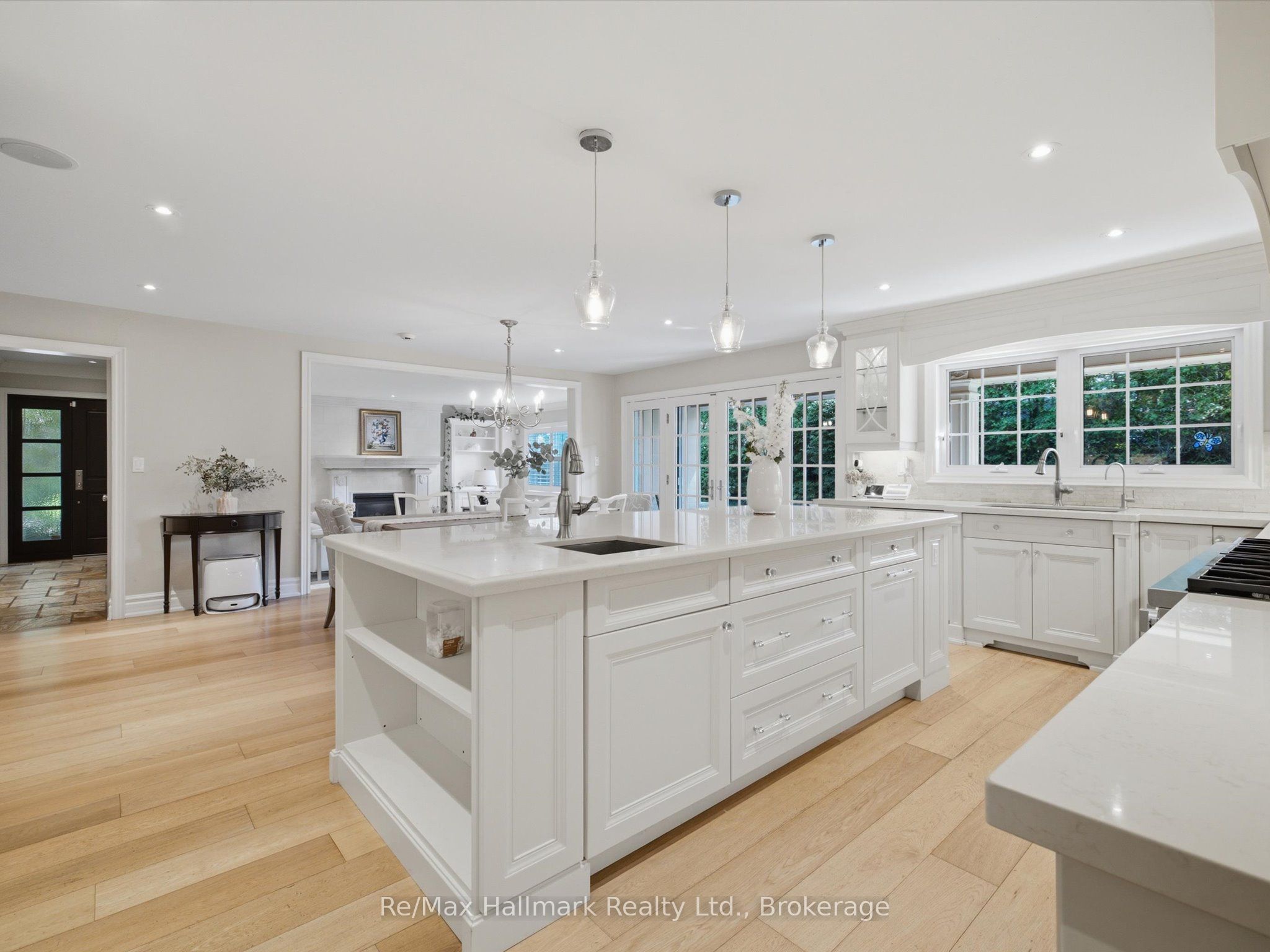 153 Cairncroft Road Property Photo 9