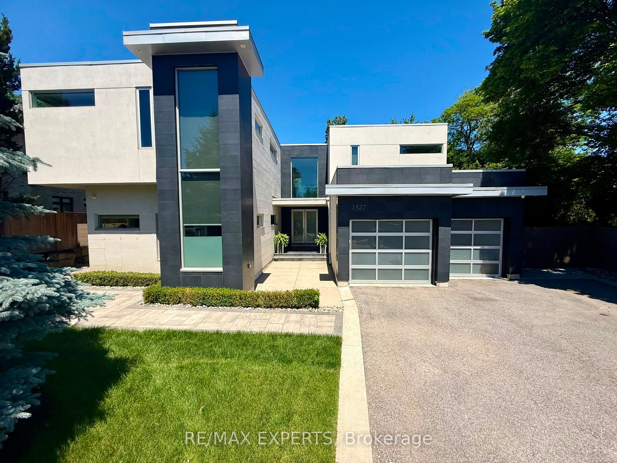 1527 Glenhill Crescent Property Photo 1