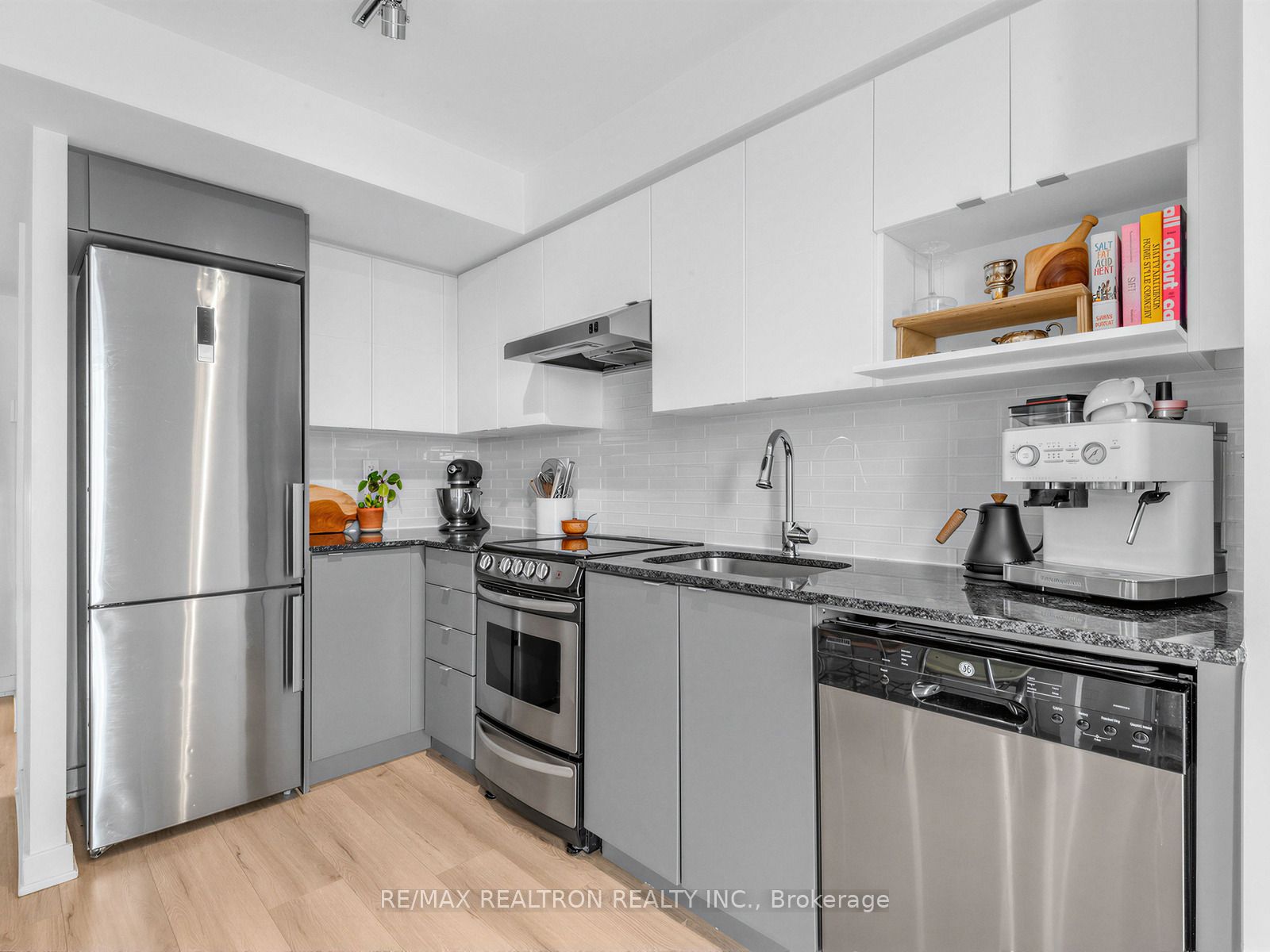 160 Flemington Road 1005 Property Photo 8