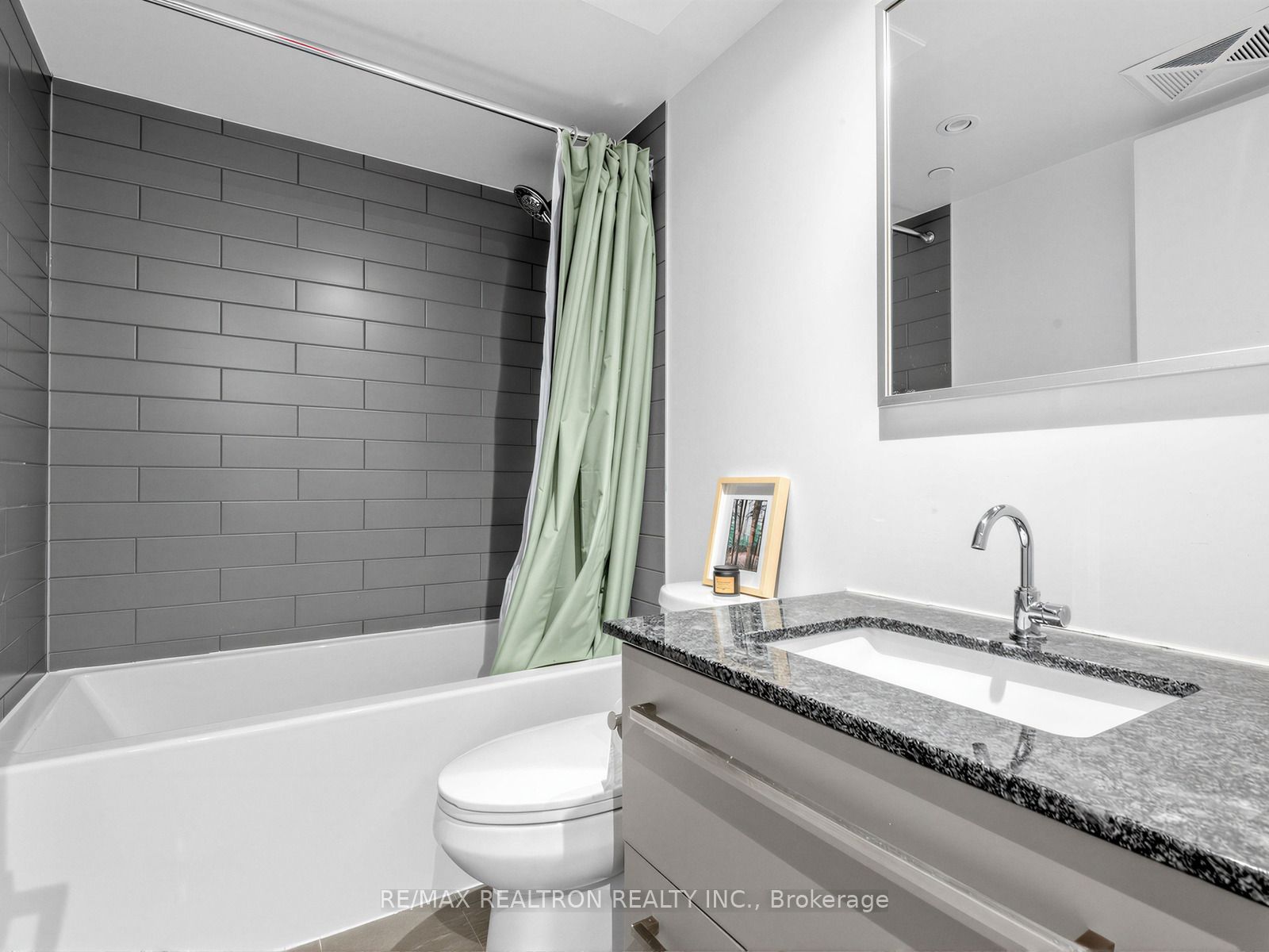 160 Flemington Road 1005 Property Photo 16