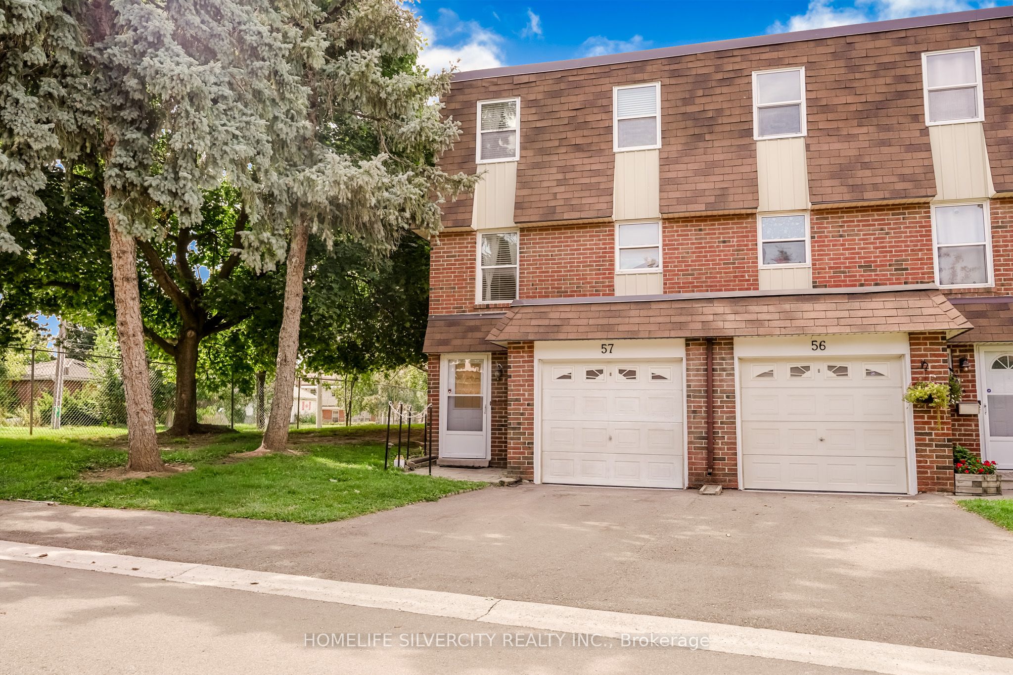 235 Bronte Street S 57 Property Photo 2