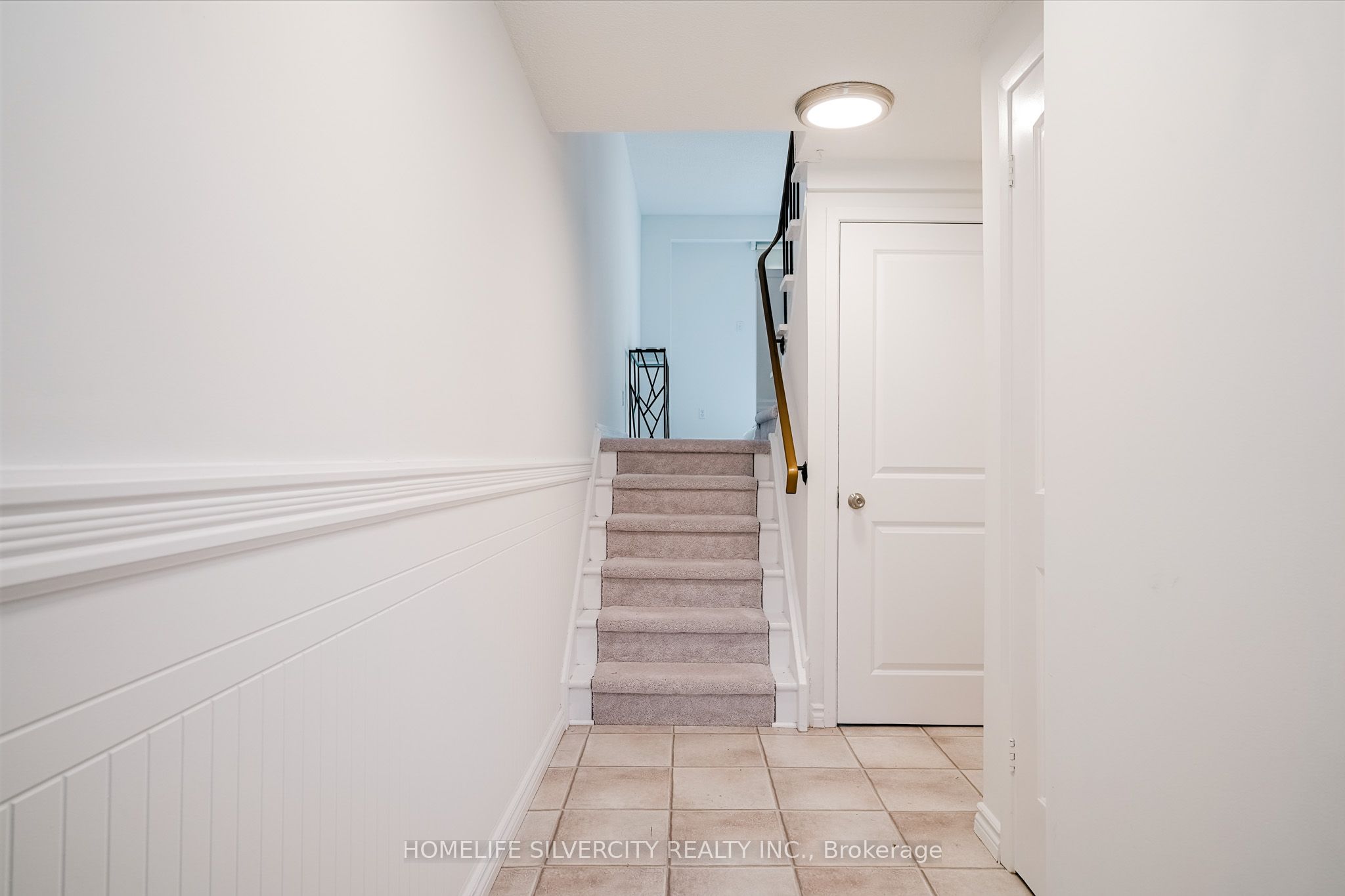 235 Bronte Street S 57 Property Photo 5