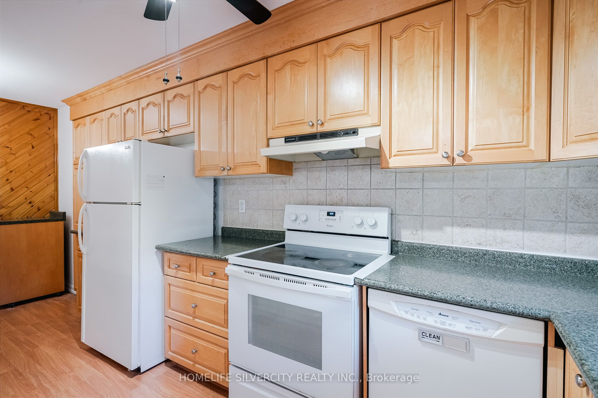 235 Bronte Street S 57 Property Photo 17