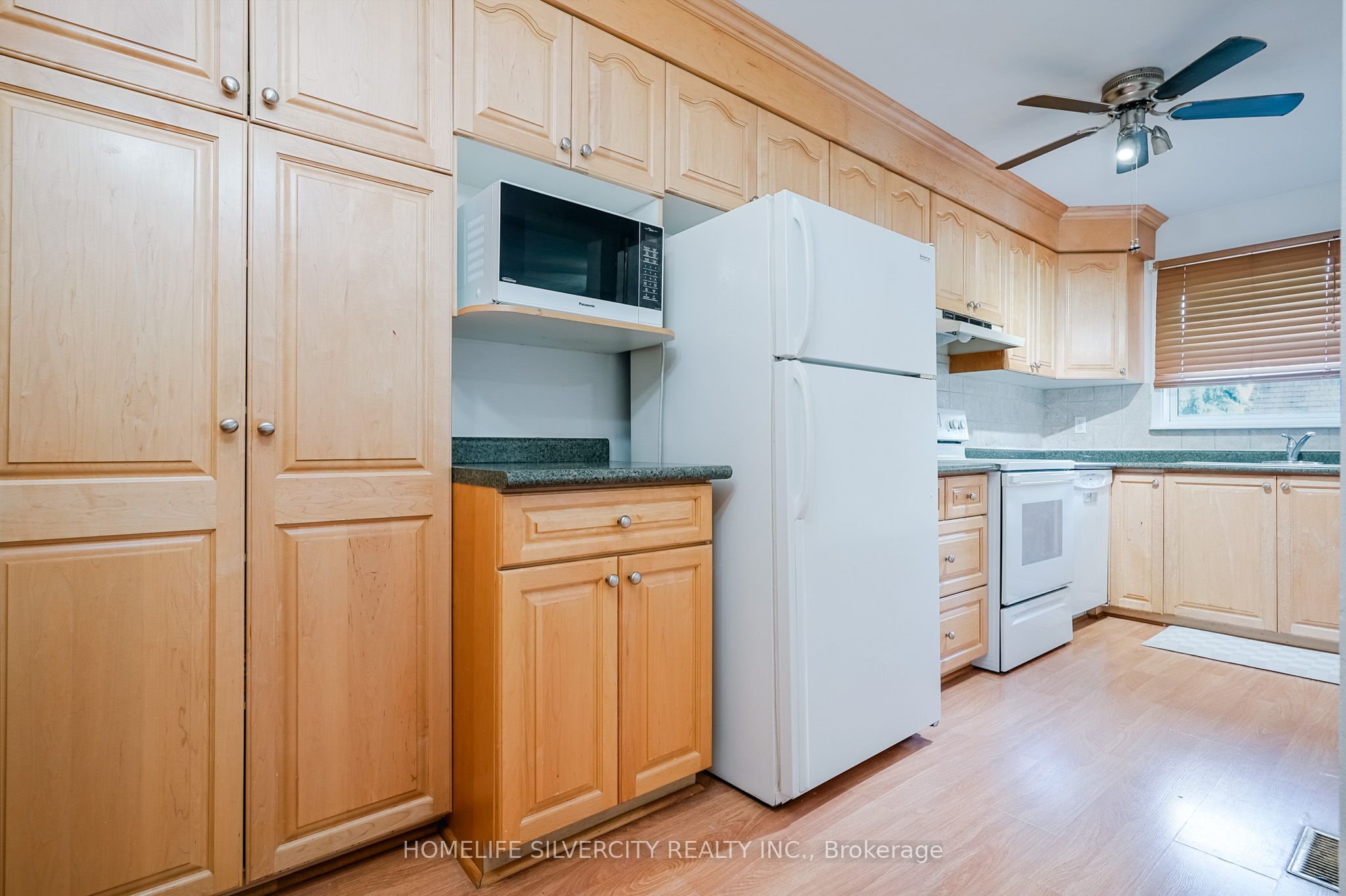 235 Bronte Street S 57 Property Photo 21