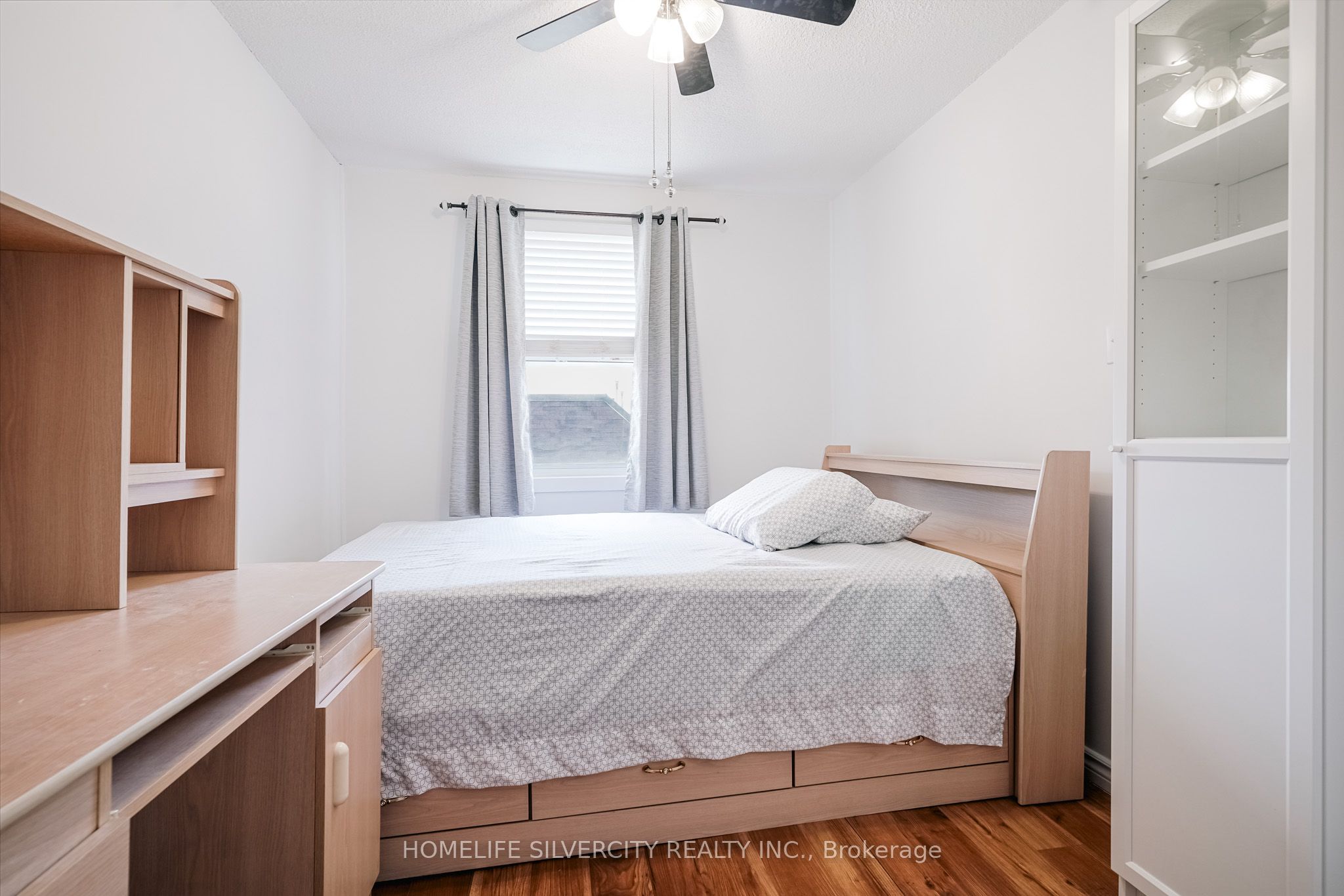 235 Bronte Street S 57 Property Photo 25