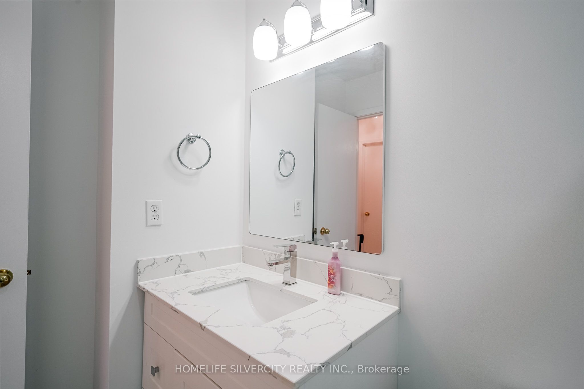 235 Bronte Street S 57 Property Photo 28