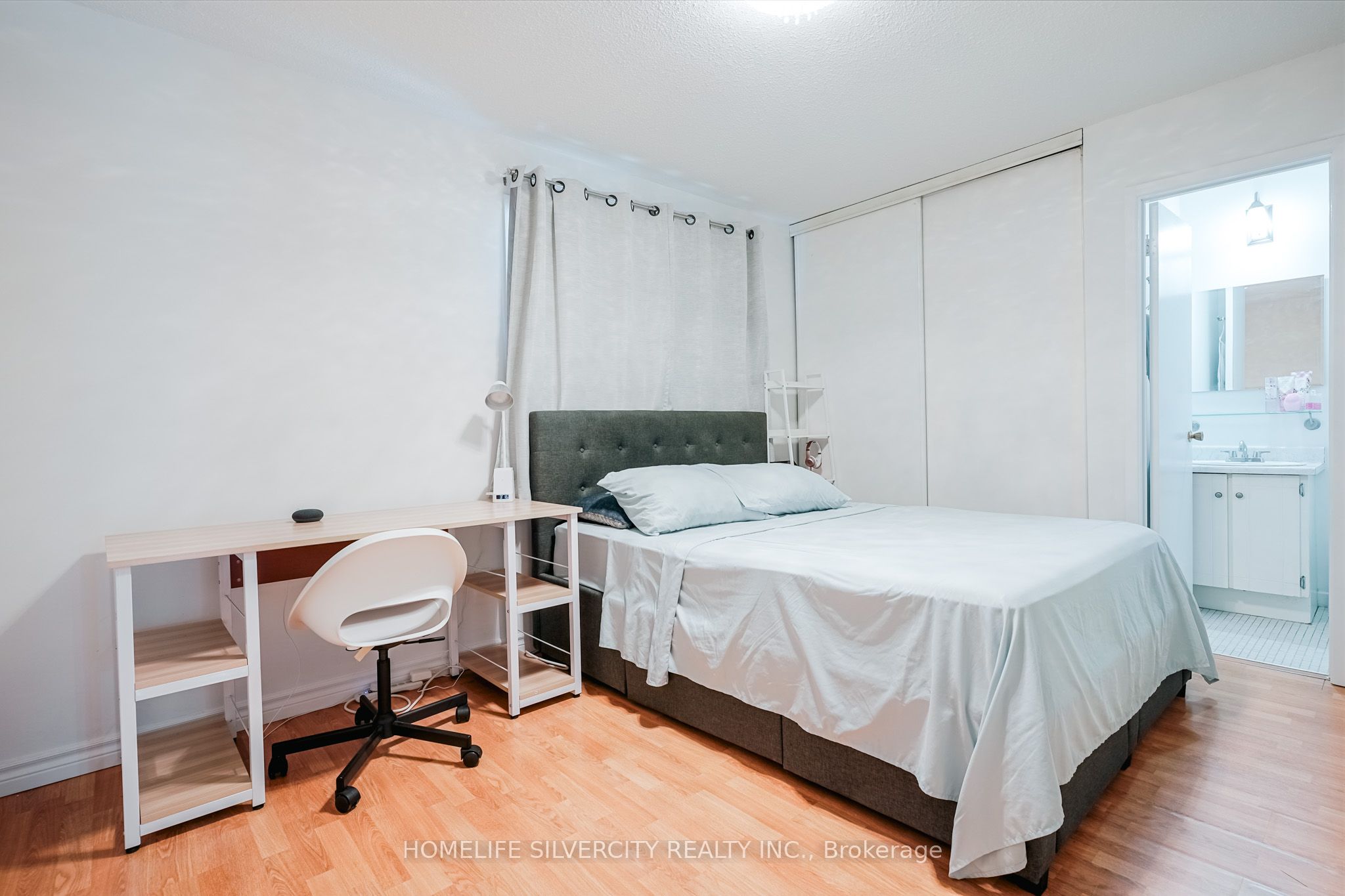 235 Bronte Street S 57 Property Photo 30