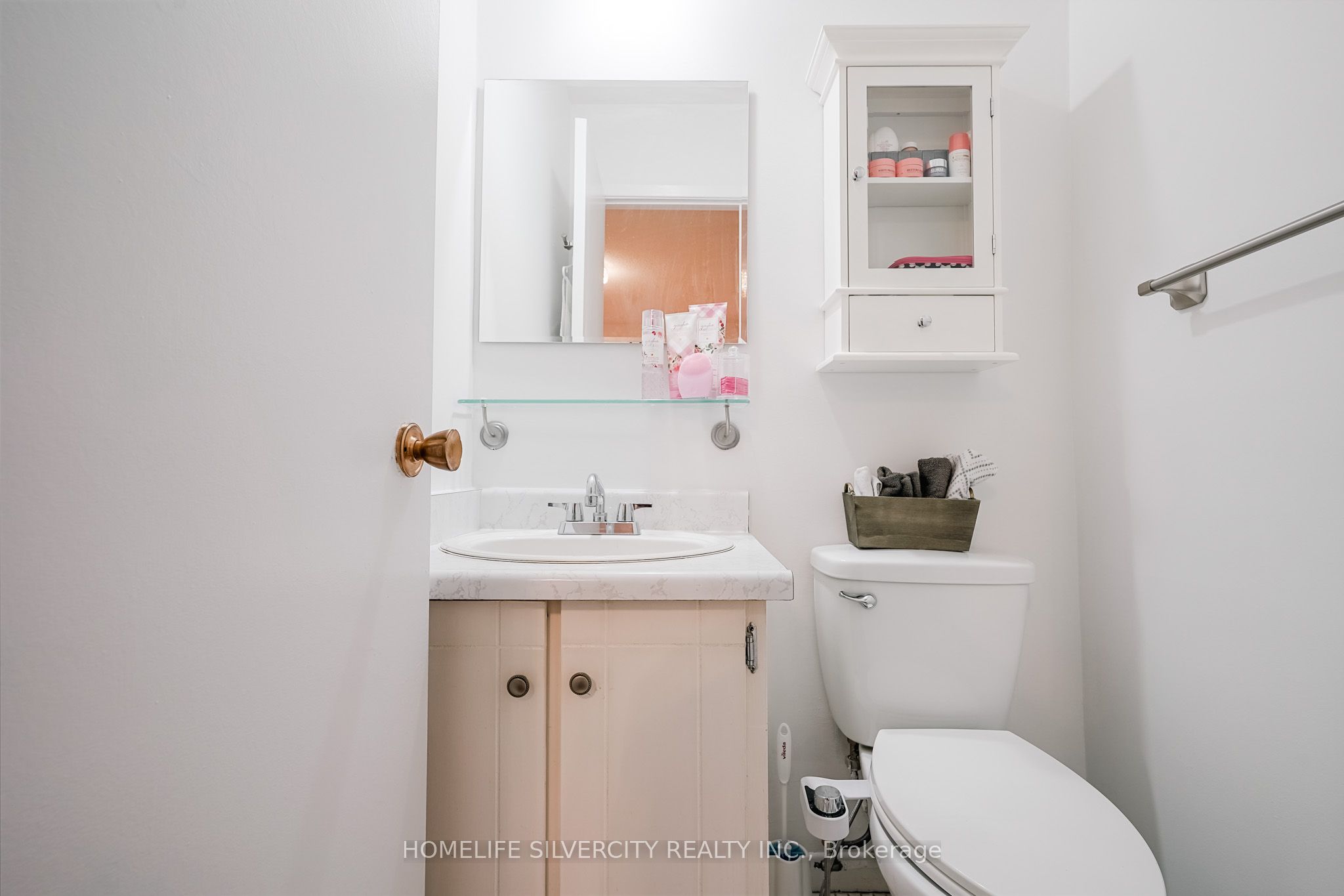 235 Bronte Street S 57 Property Photo 33