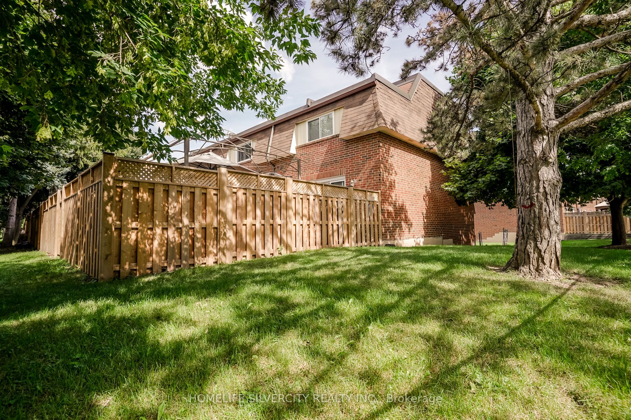 235 Bronte Street S 57 Property Photo 37