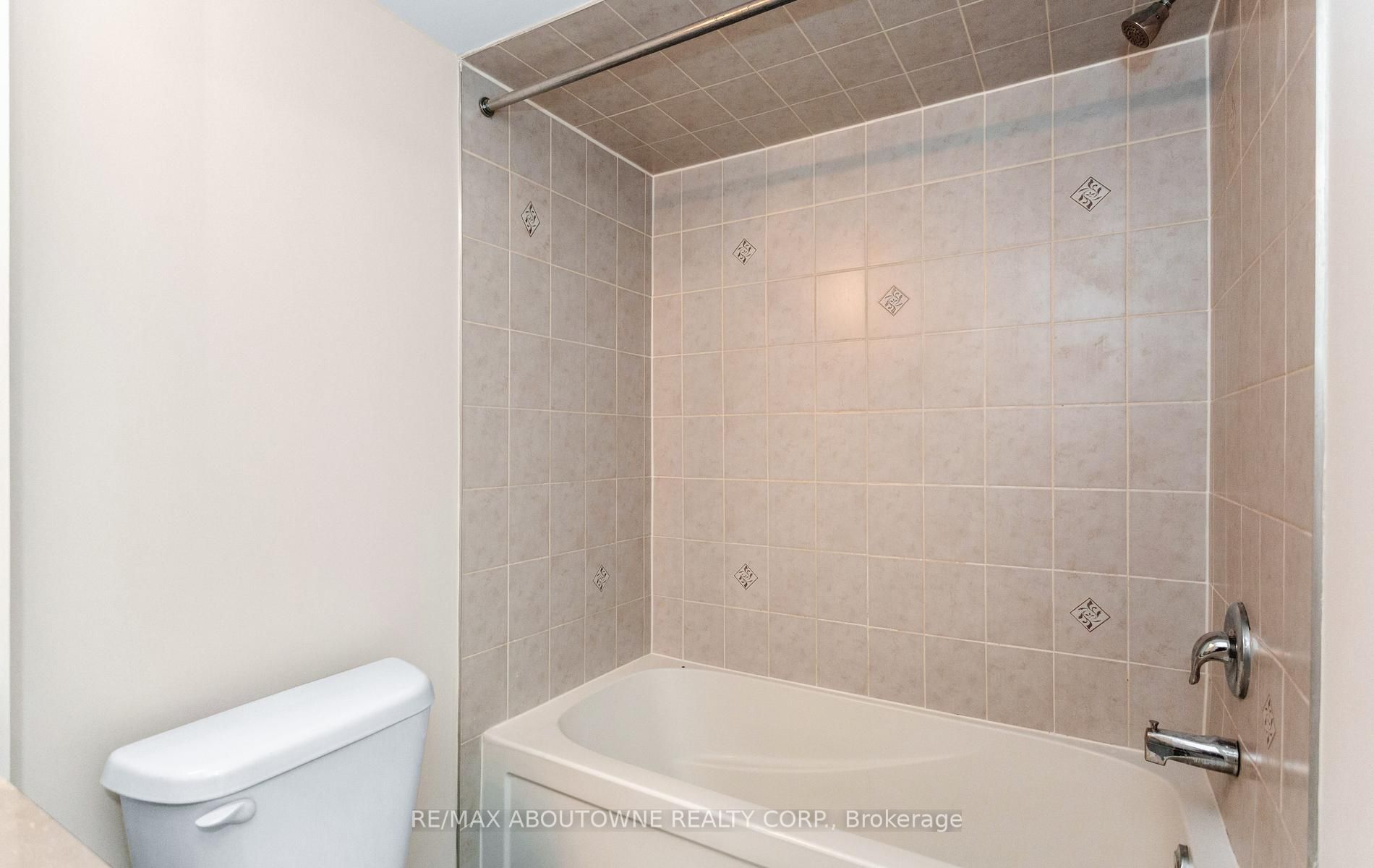 2441 Greenwich Drive 1 Property Photo 37