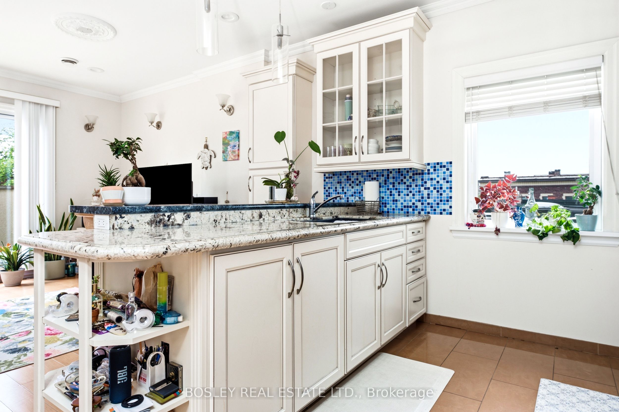 115 Roncesvalles Avenue 3 Property Photo 10