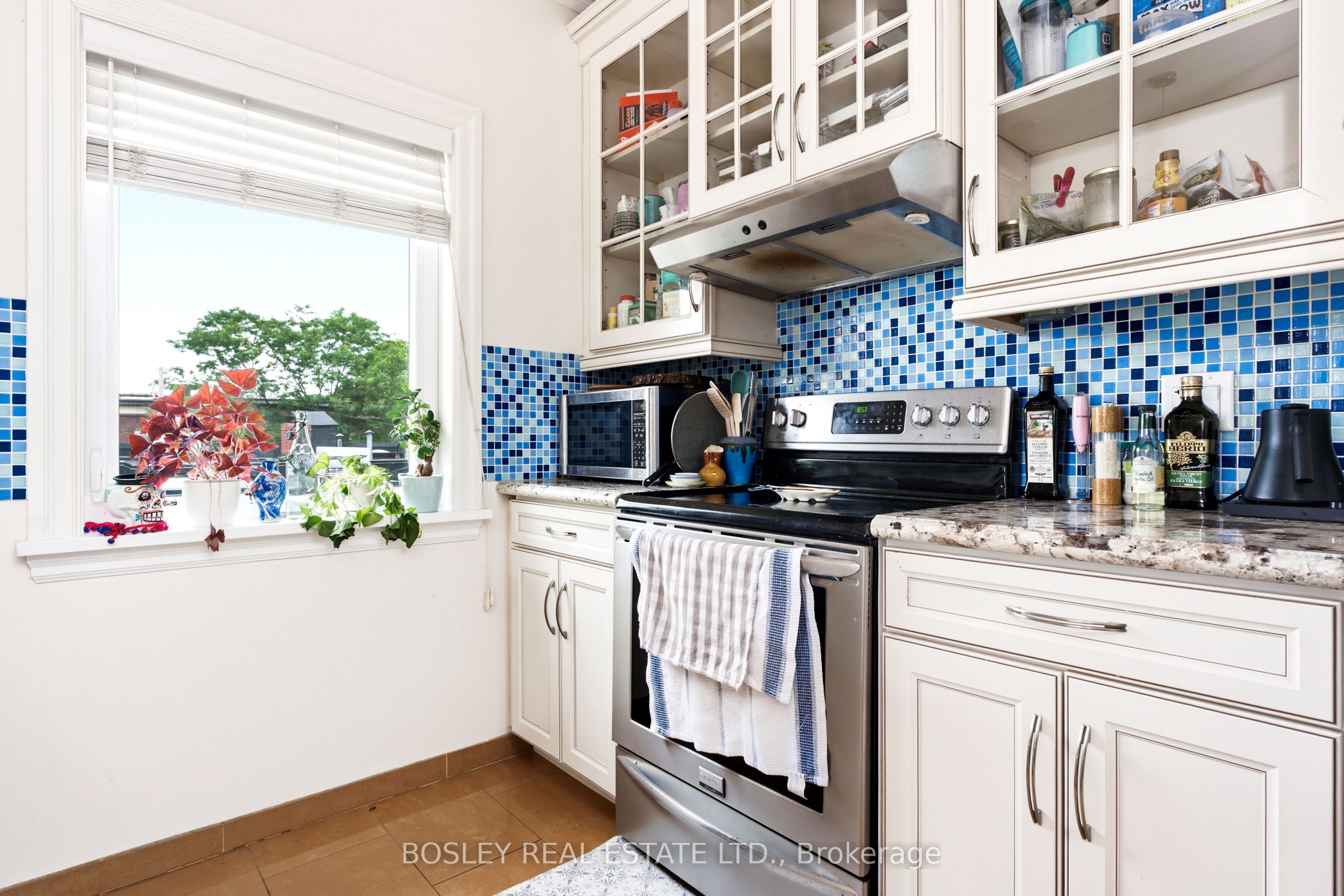 115 Roncesvalles Avenue 3 Property Photo 11