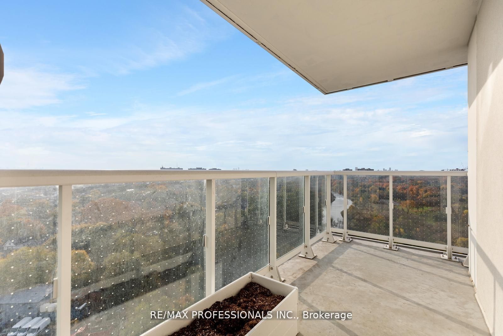 10 Wilby Crescent 1603 Property Photo 6