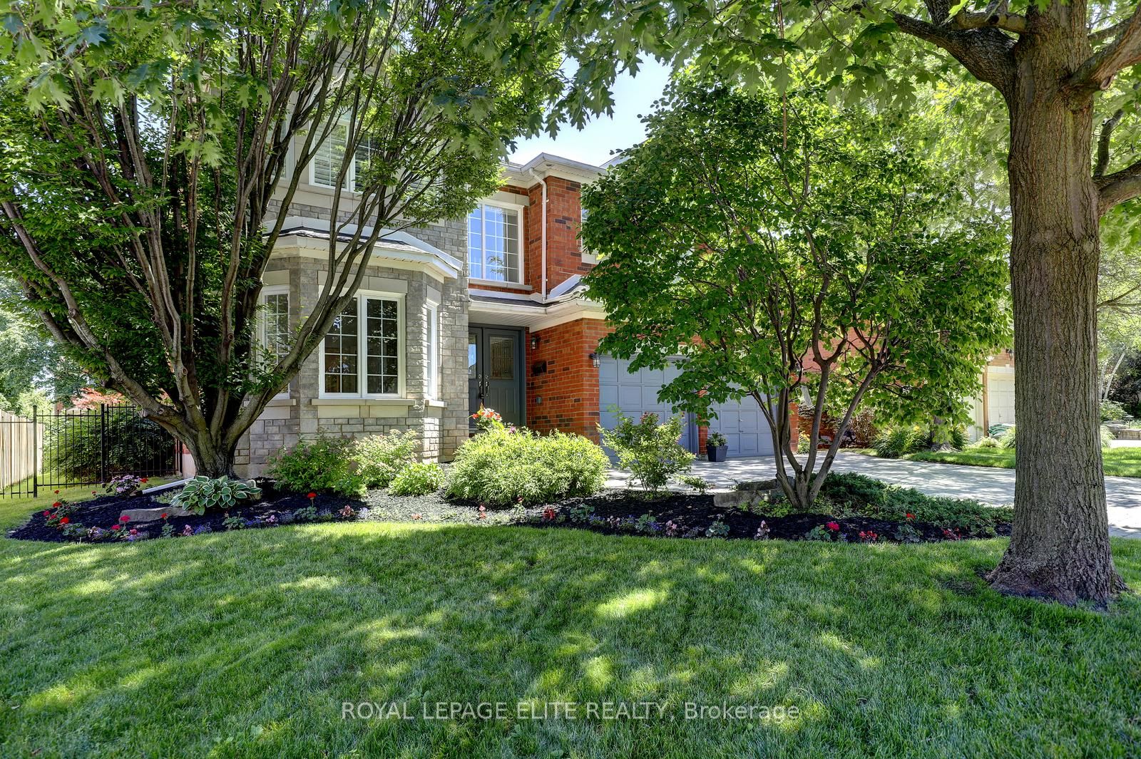 1019 Skyvalley Crescent Property Photo 2