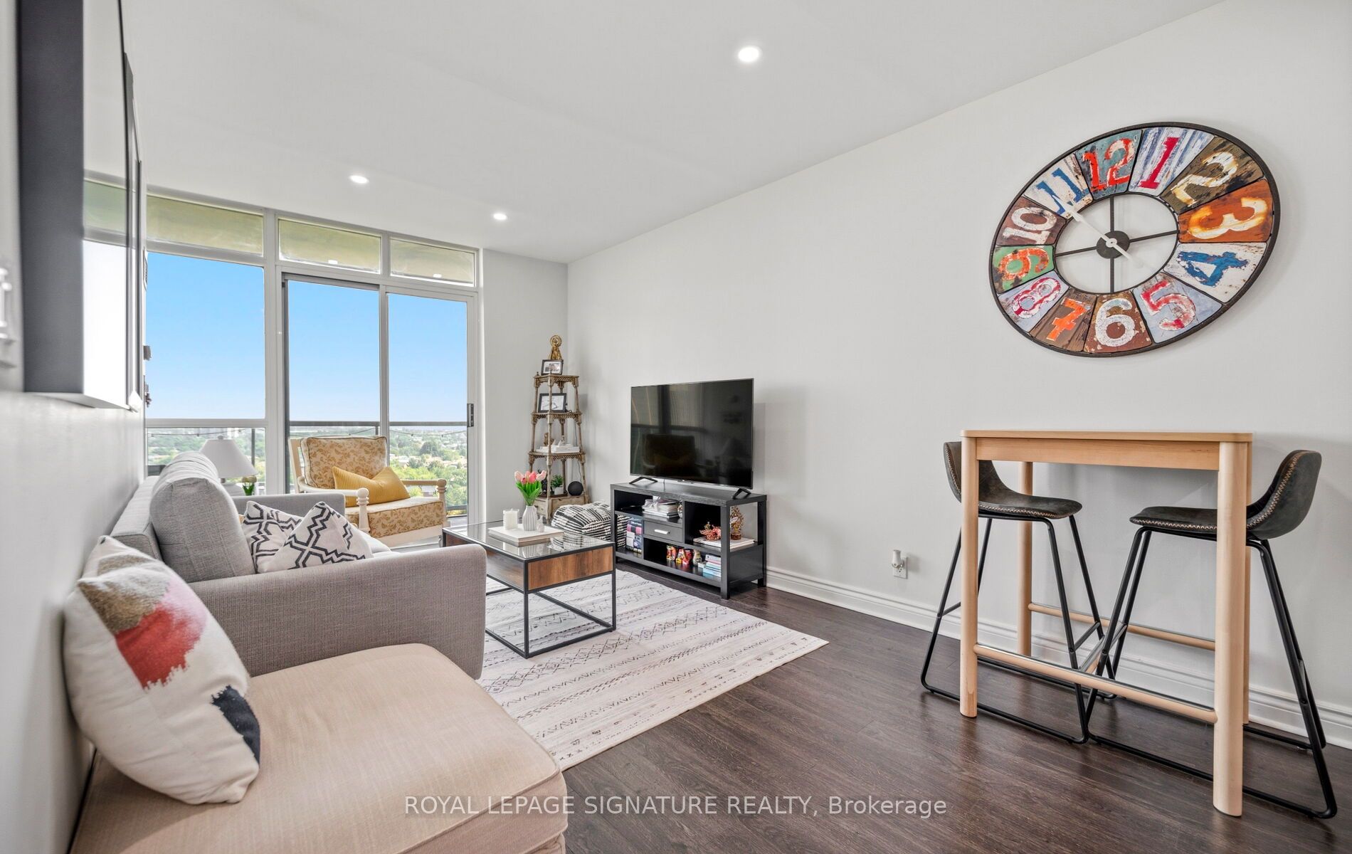 90 Absolute Avenue 1301 Property Photo 11