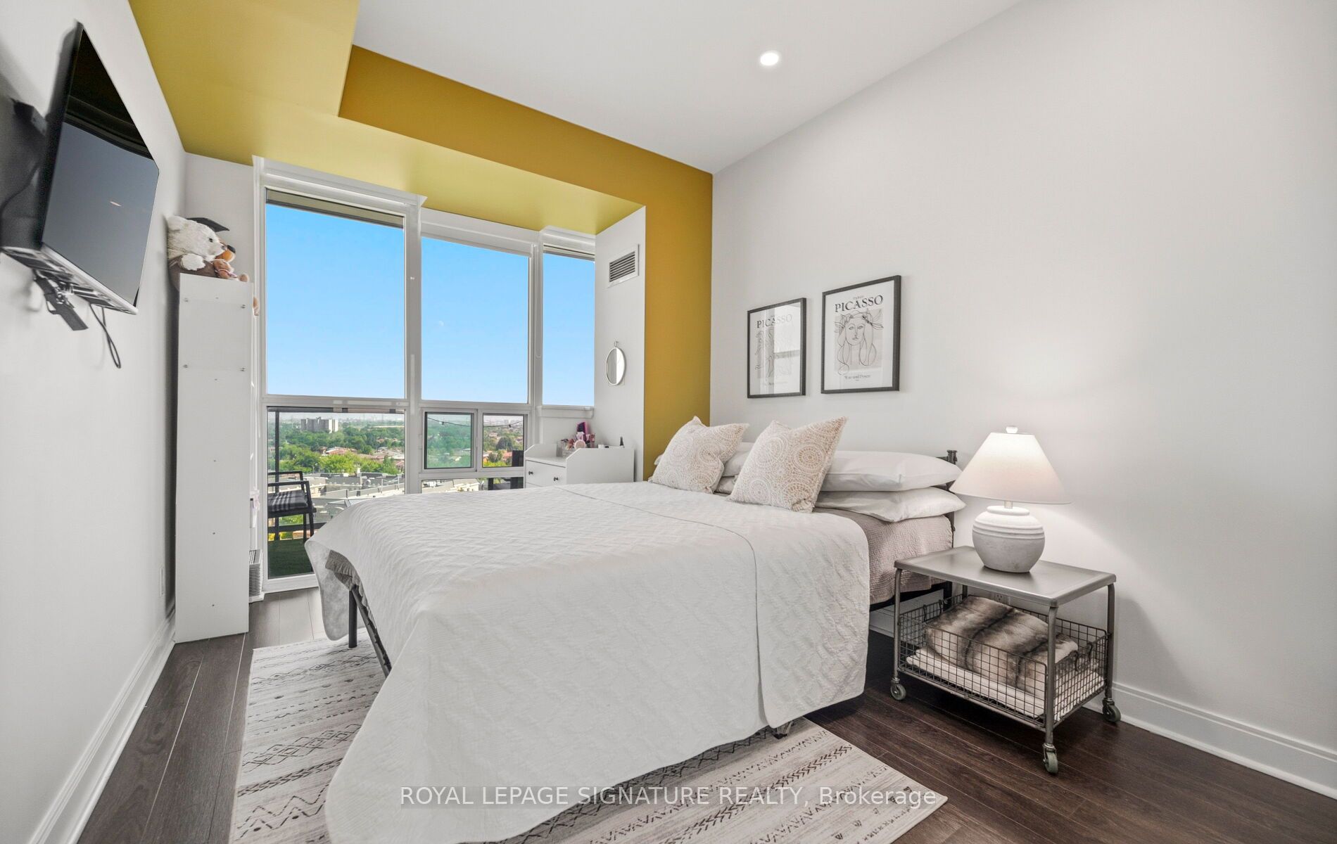 90 Absolute Avenue 1301 Property Photo 13