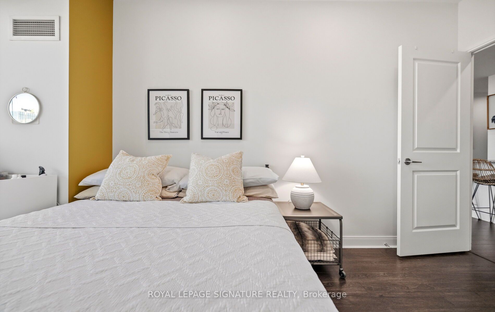 90 Absolute Avenue 1301 Property Photo 14