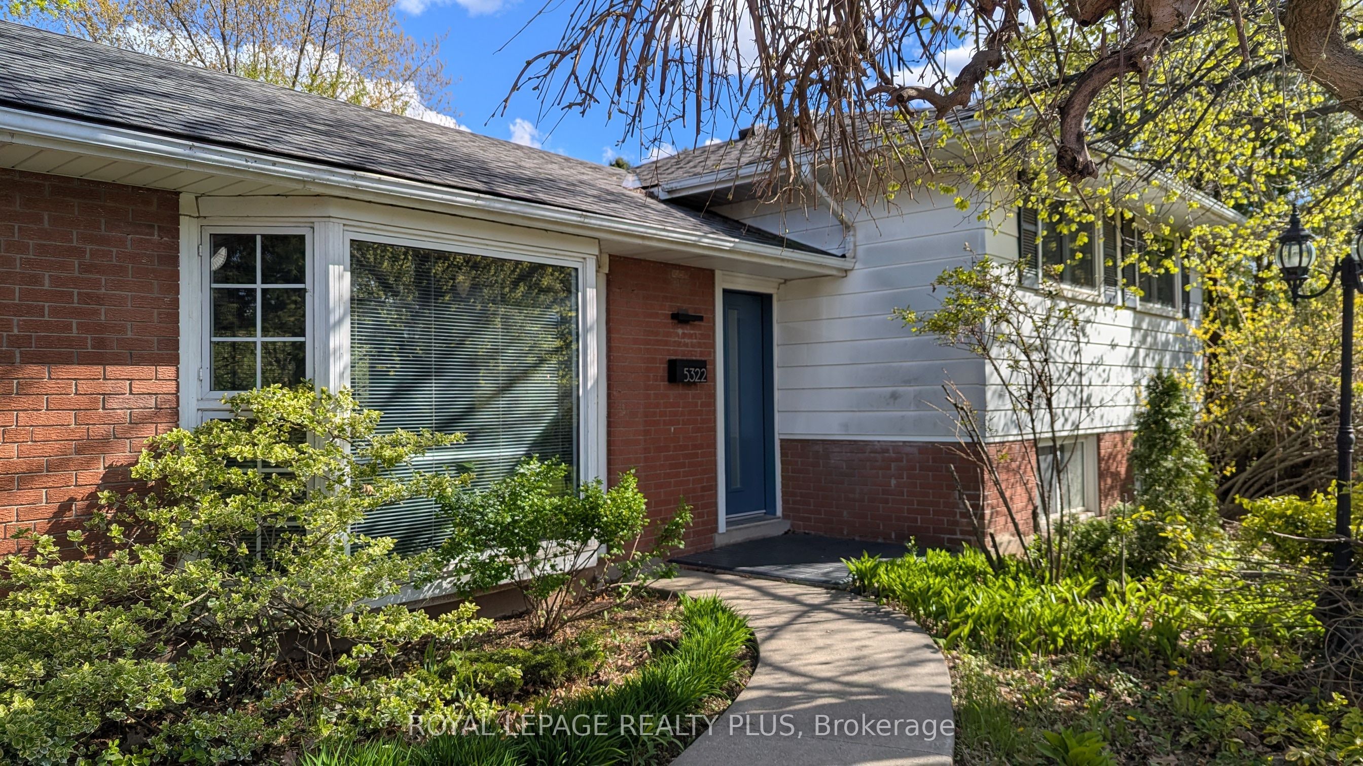 5322 Windermere Drive Property Photo 1