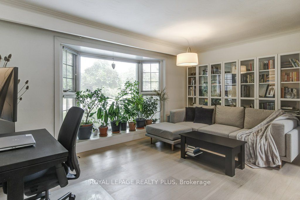 5322 Windermere Drive Property Photo 6