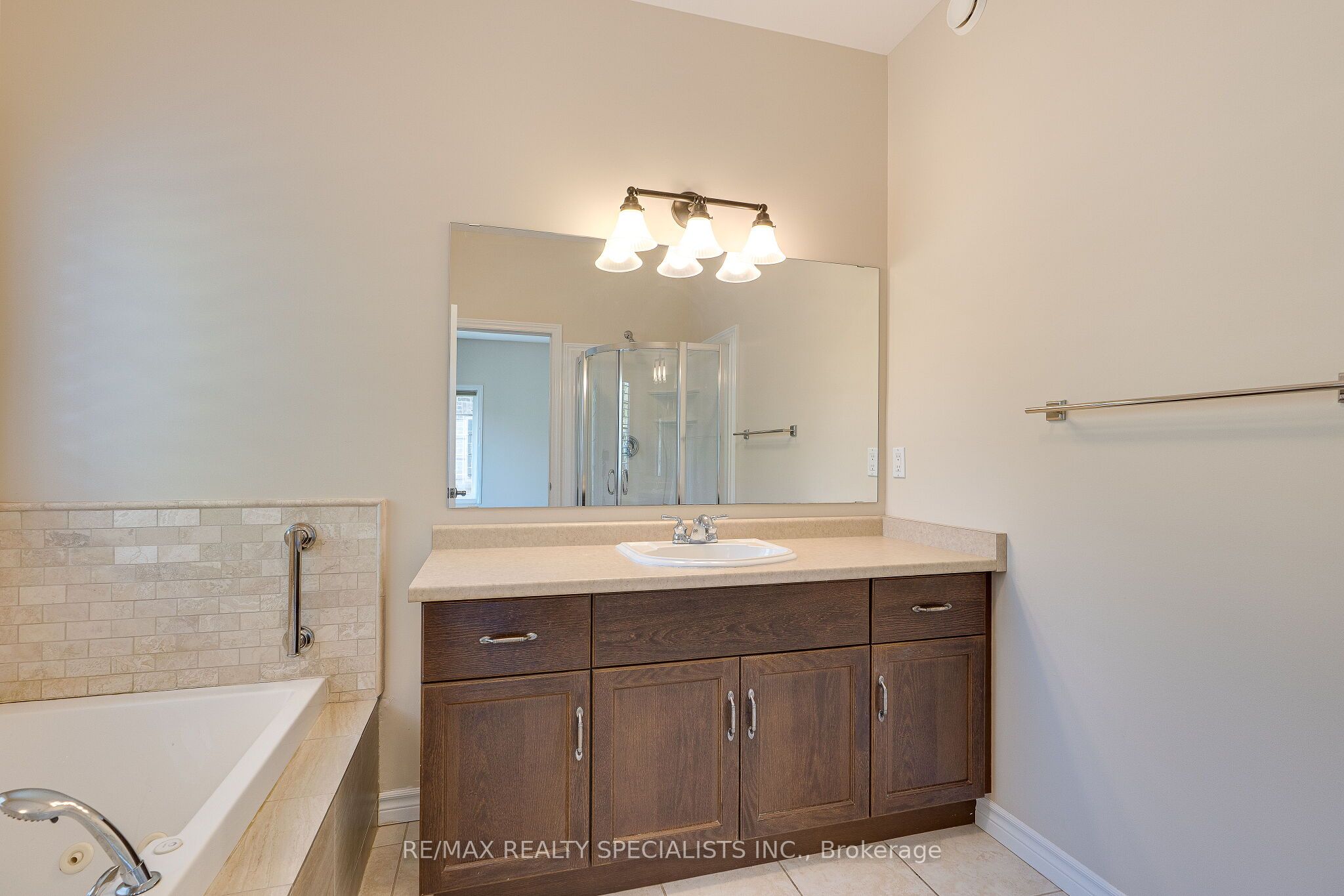 3 Reddington Drive 2 Property Photo 25