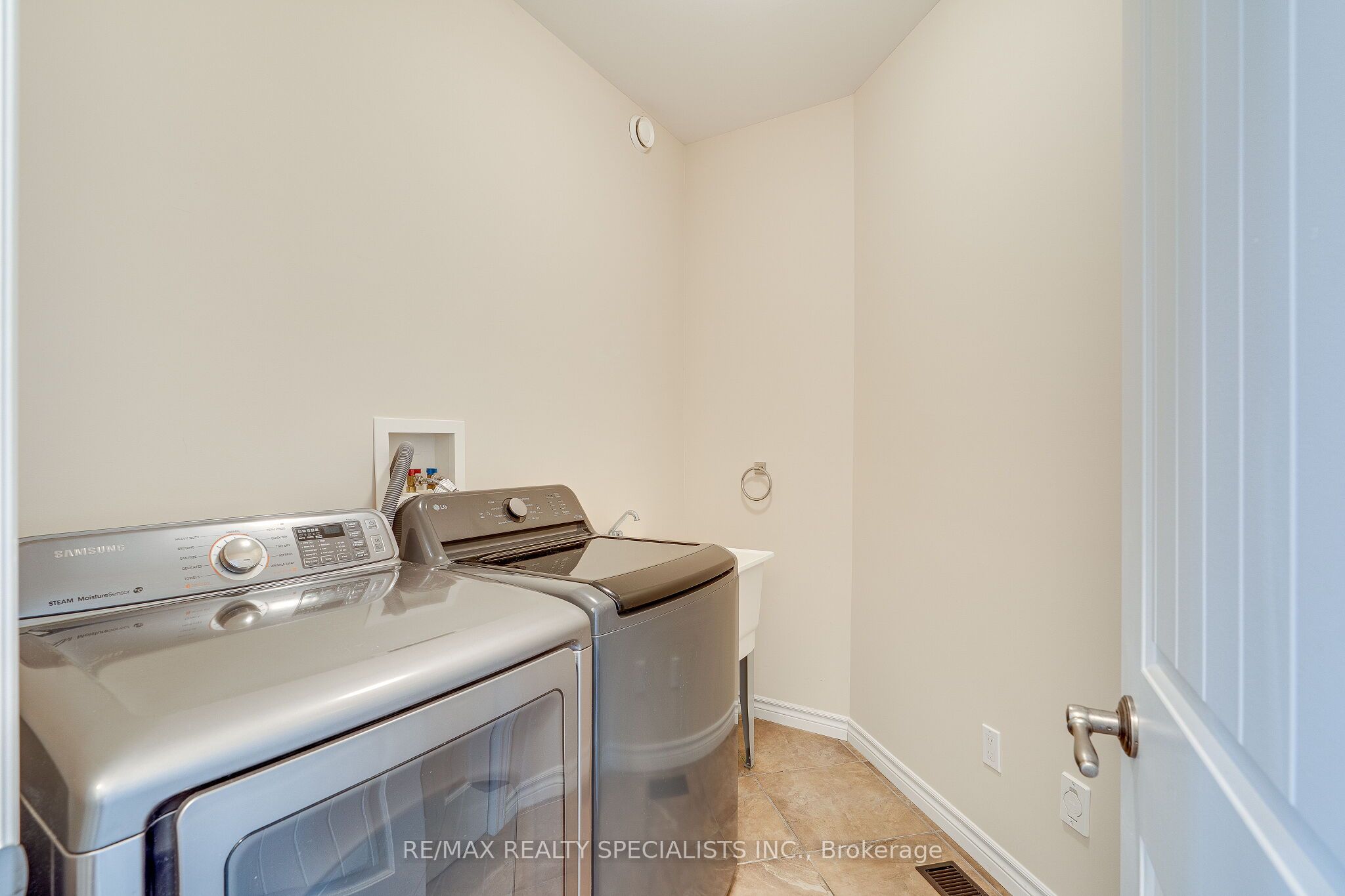 3 Reddington Drive 2 Property Photo 29